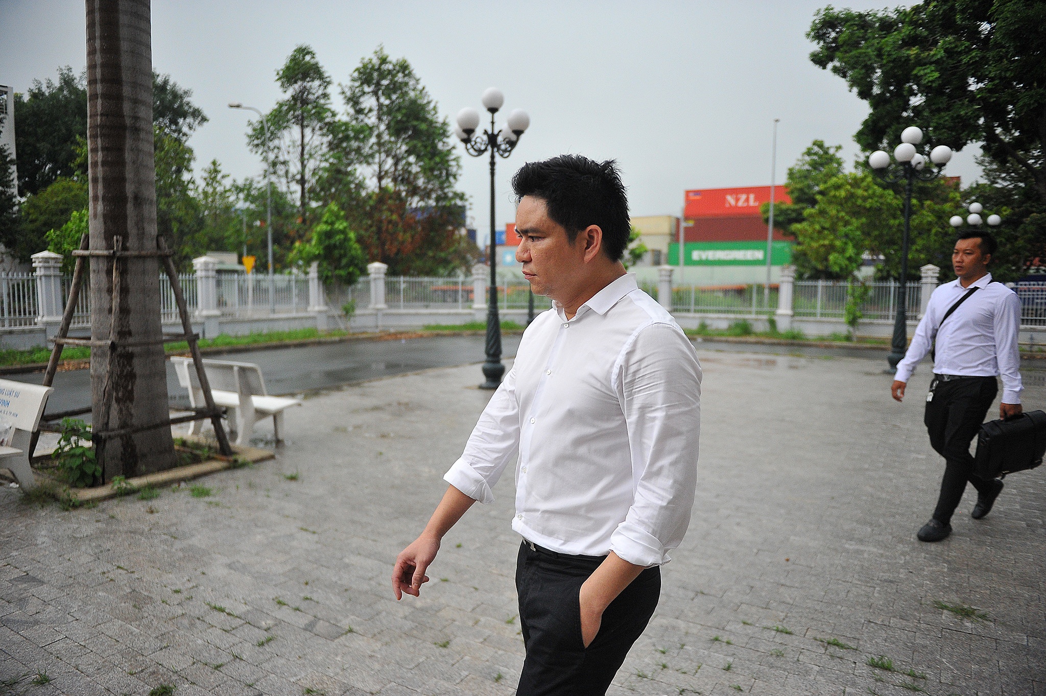 Bac si Chiem Quoc Thai anh 10