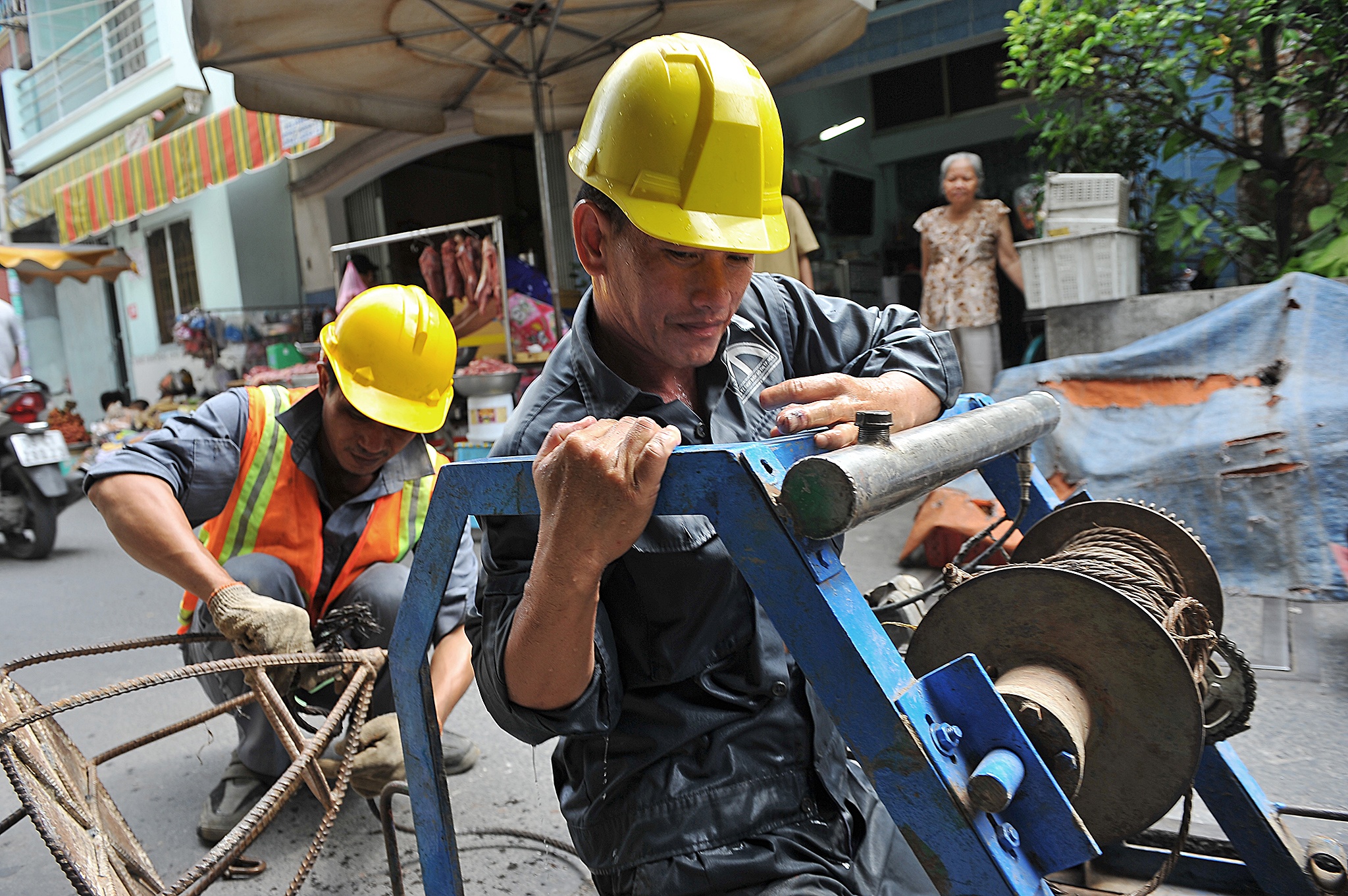 Cong nhan chong tac cong o TP.HCM anh 5