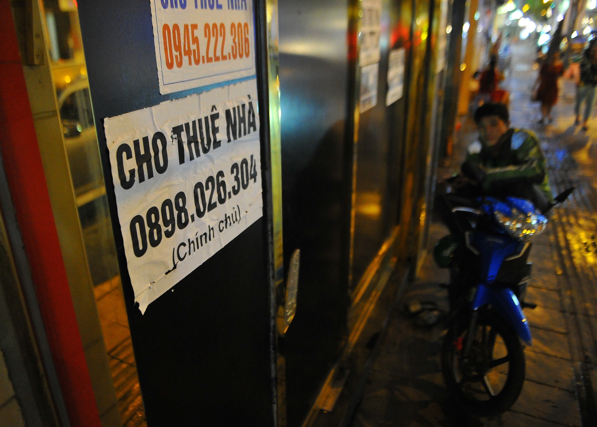 Duong Dong Khoi vang ve khac la anh 2