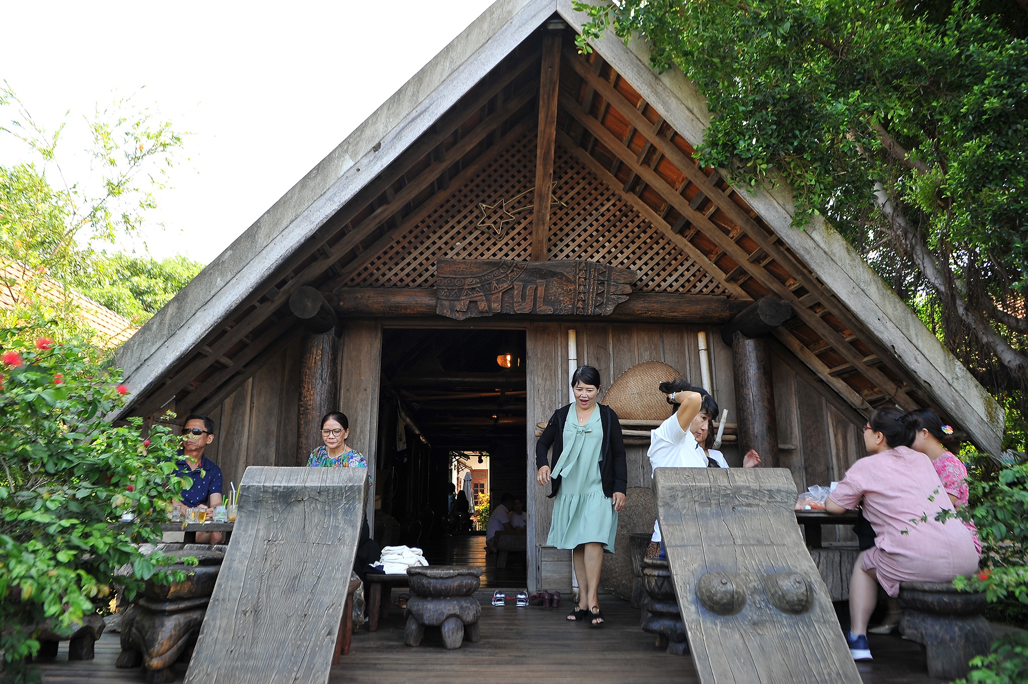 Xom nha truyen thong nguoi E De giua long pho thi hinh anh