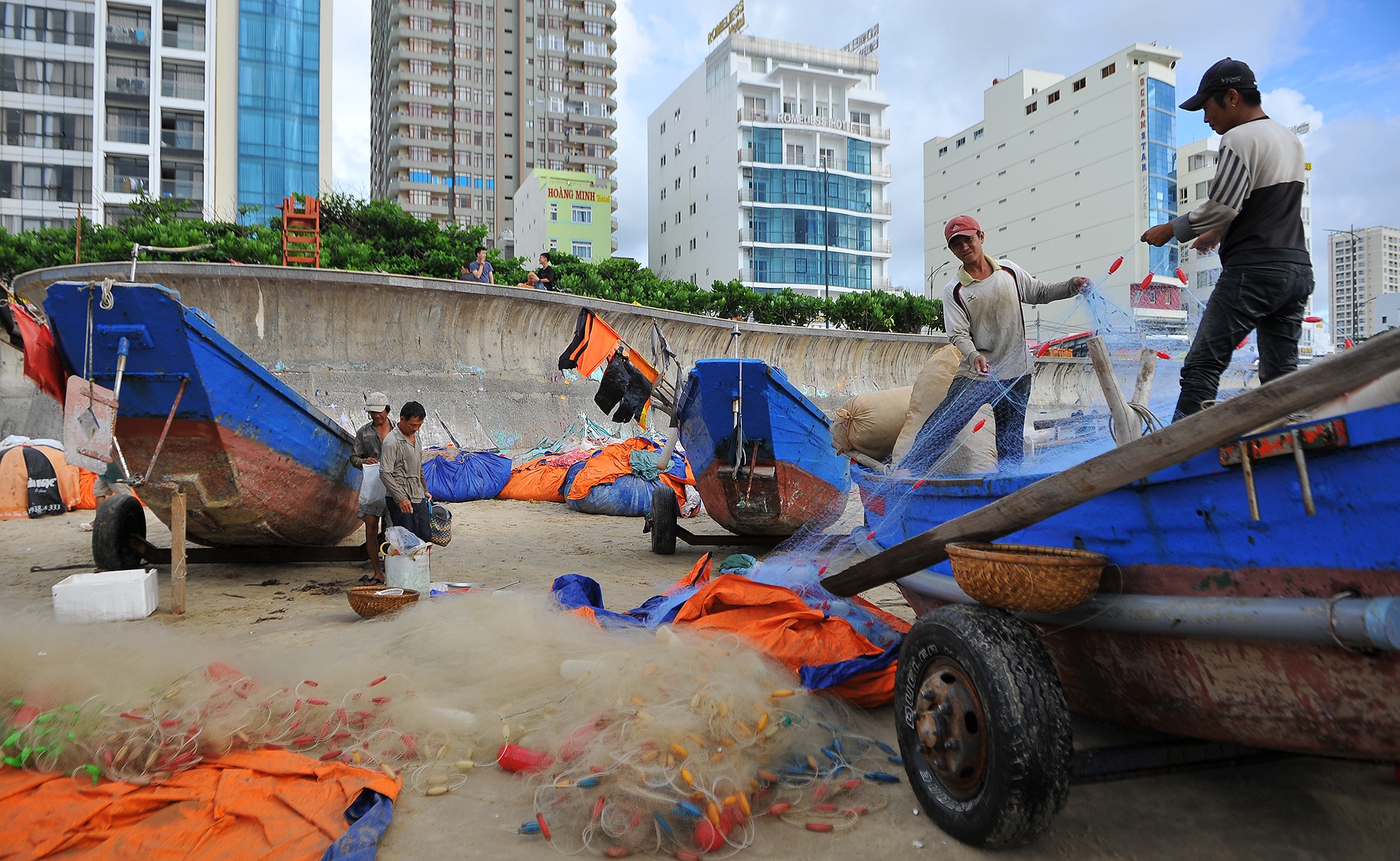 Can canh cho ca giua bai tam Vung Tau anh 10