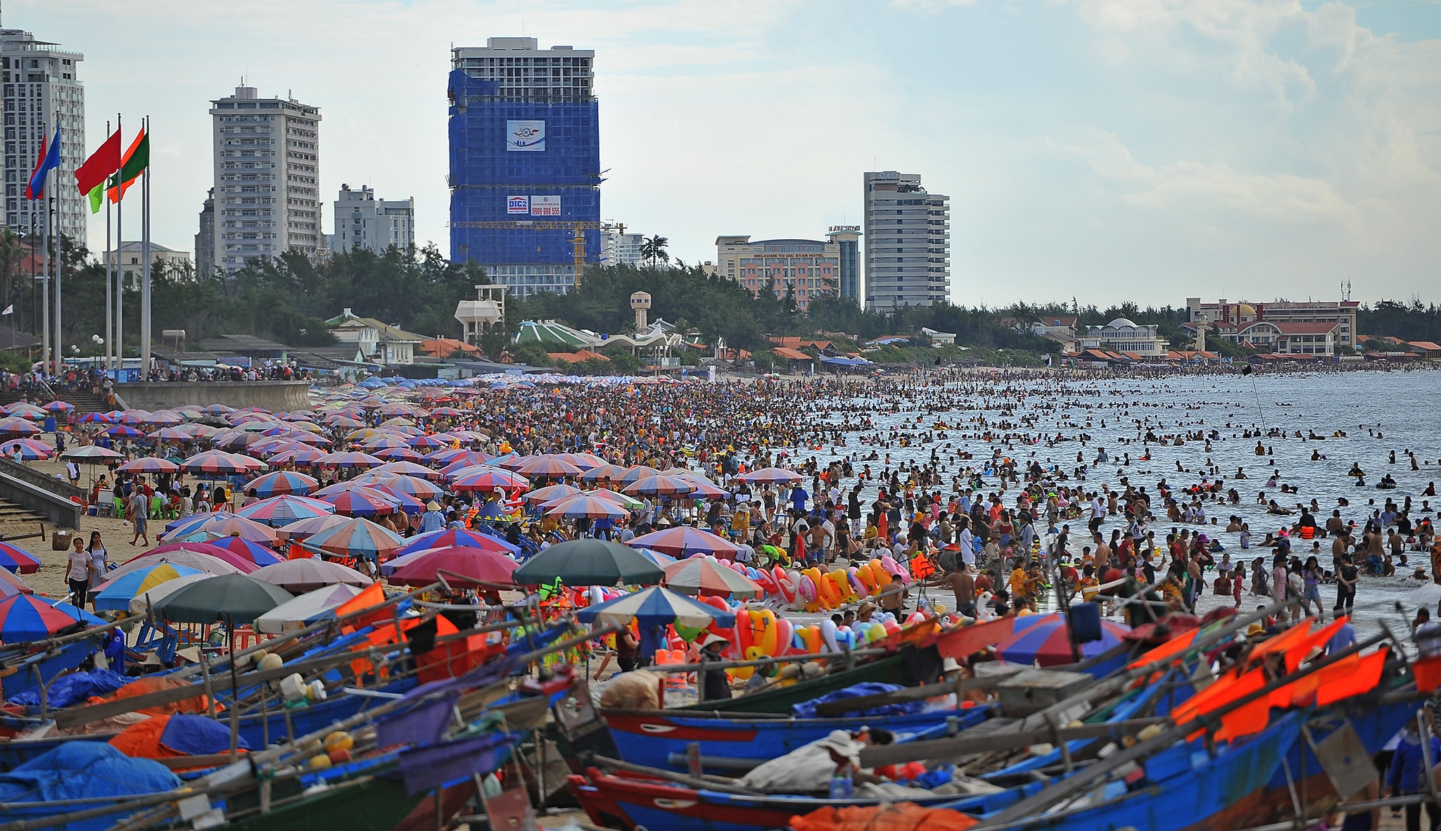 Bai bien Vung Tau chat kin nguoi anh 1