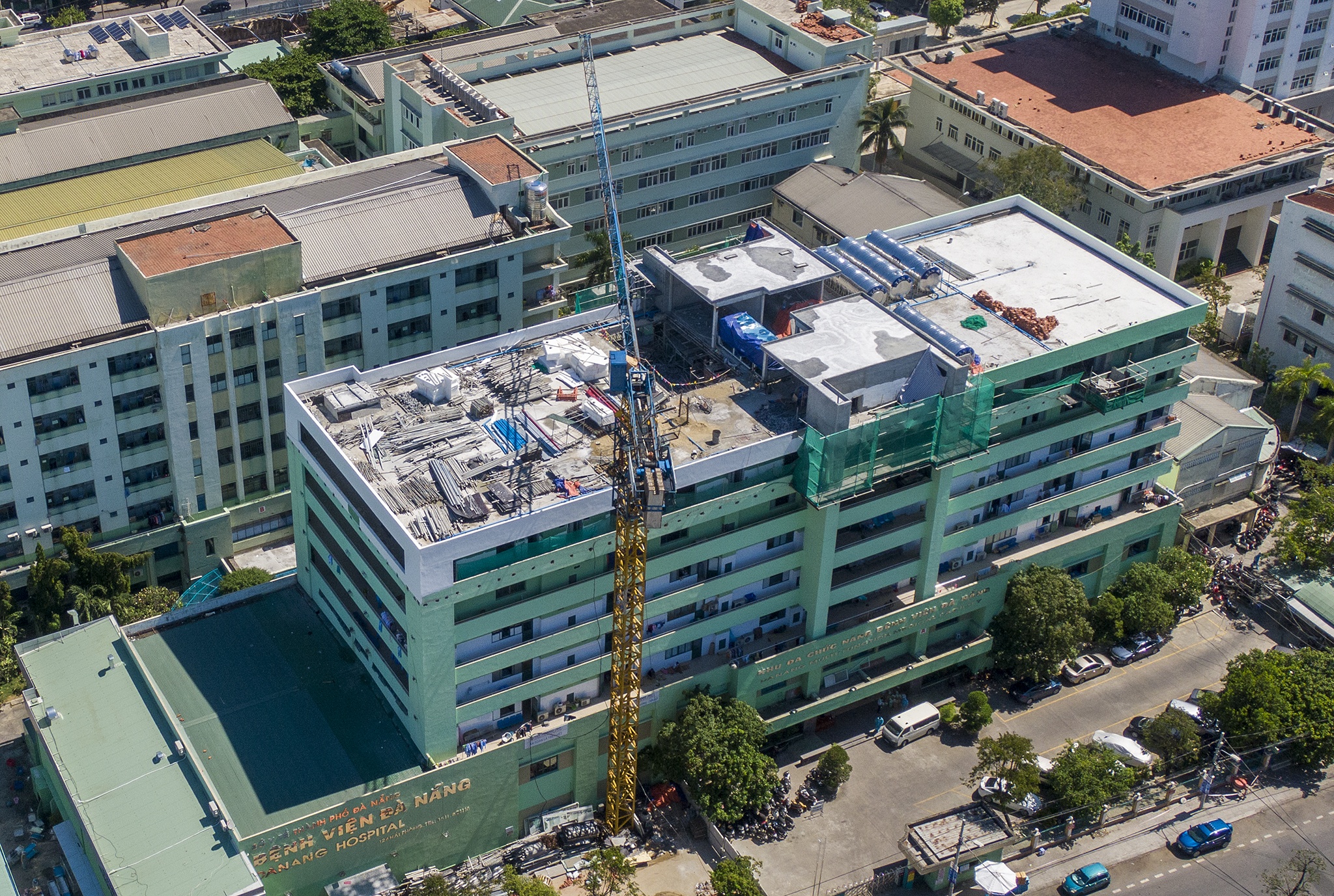 phong toa 3 benh vien co 12 ca mac Covid-19 anh 2