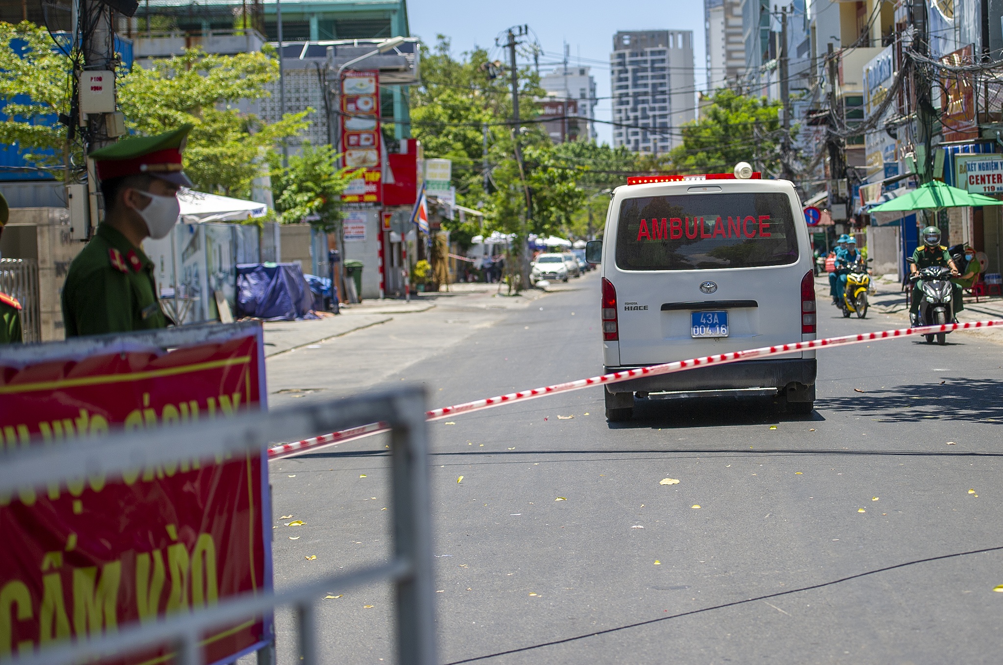 phong toa 3 benh vien co 12 ca mac Covid-19 anh 3