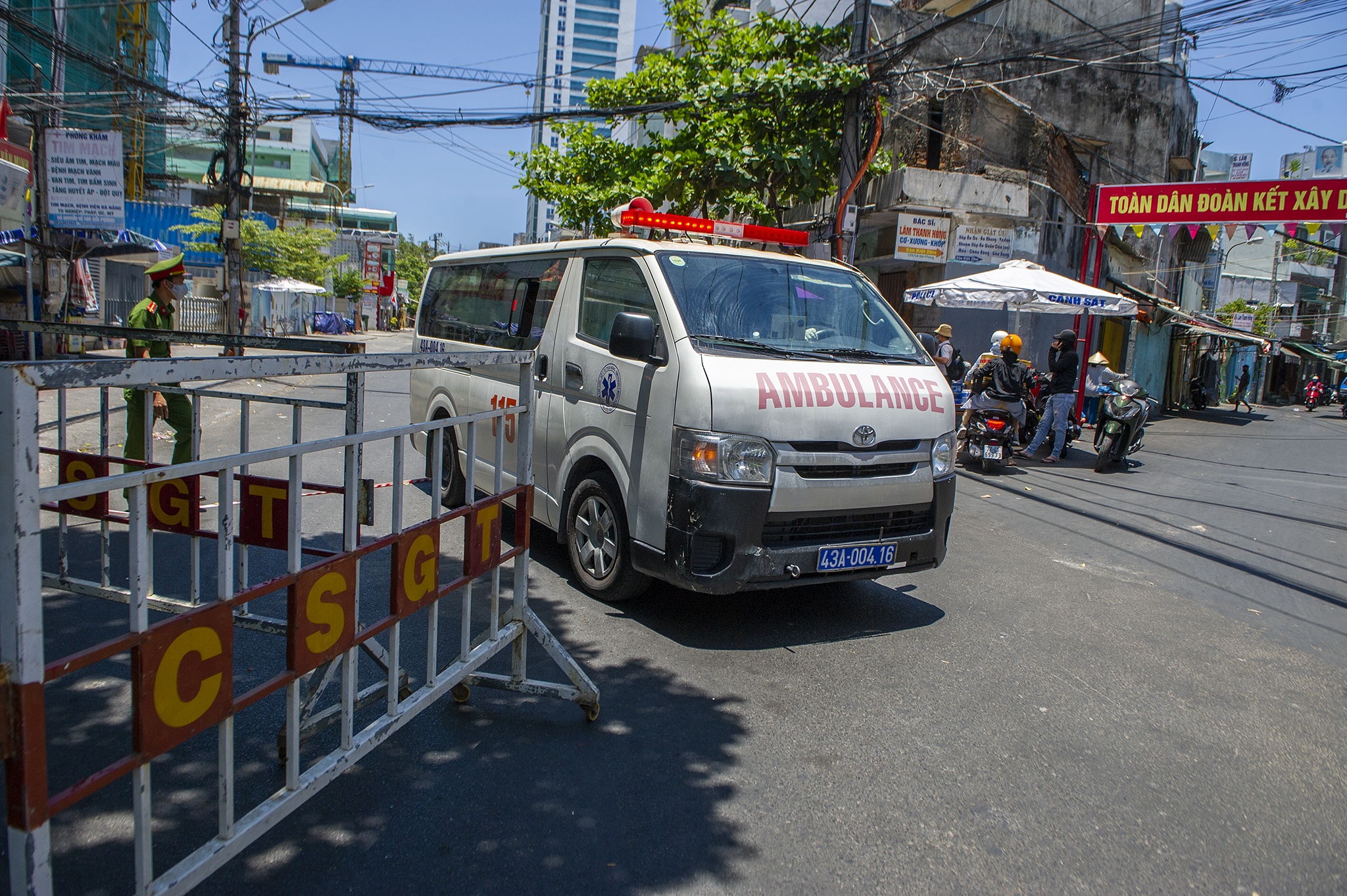 phong toa 3 benh vien co 12 ca mac Covid-19 anh 5