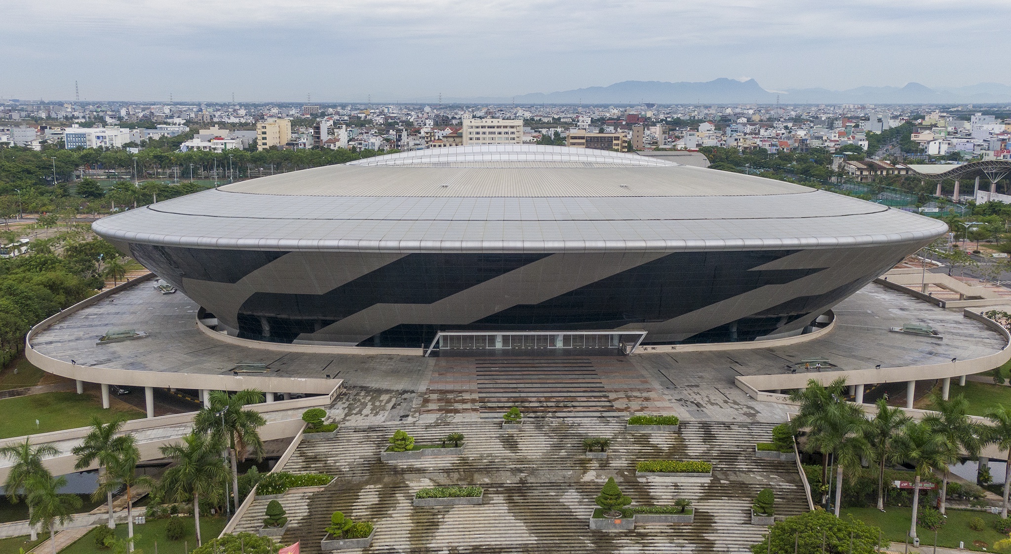 Cung the thao 94.000 m2 o Da Nang thanh benh vien da chien hinh anh