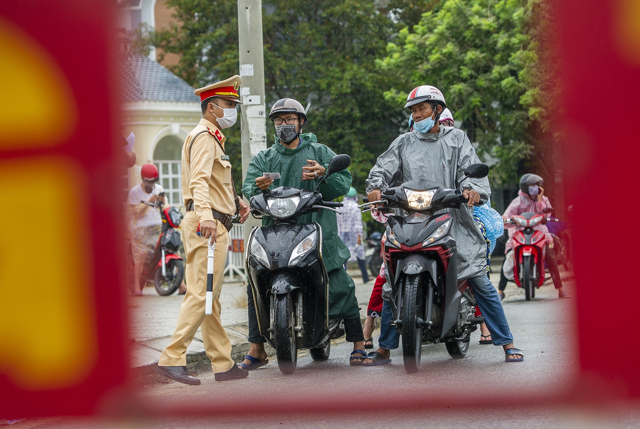 Chot chan cua ngo ra vao TP Da Nang anh 3