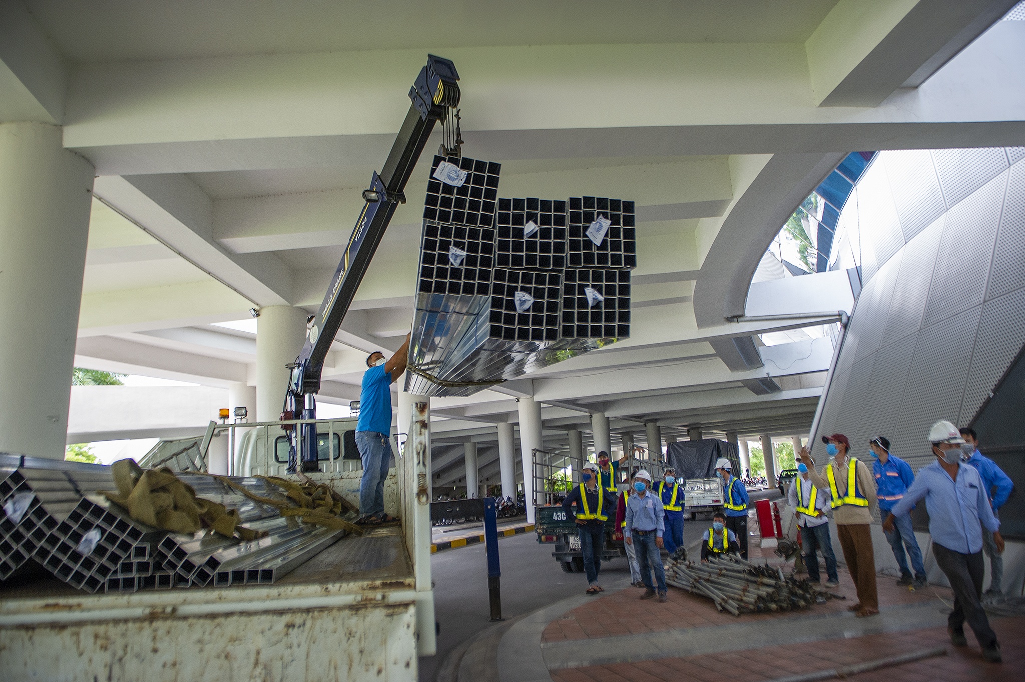 Thi cong benh vien da chien Da Nang anh 1