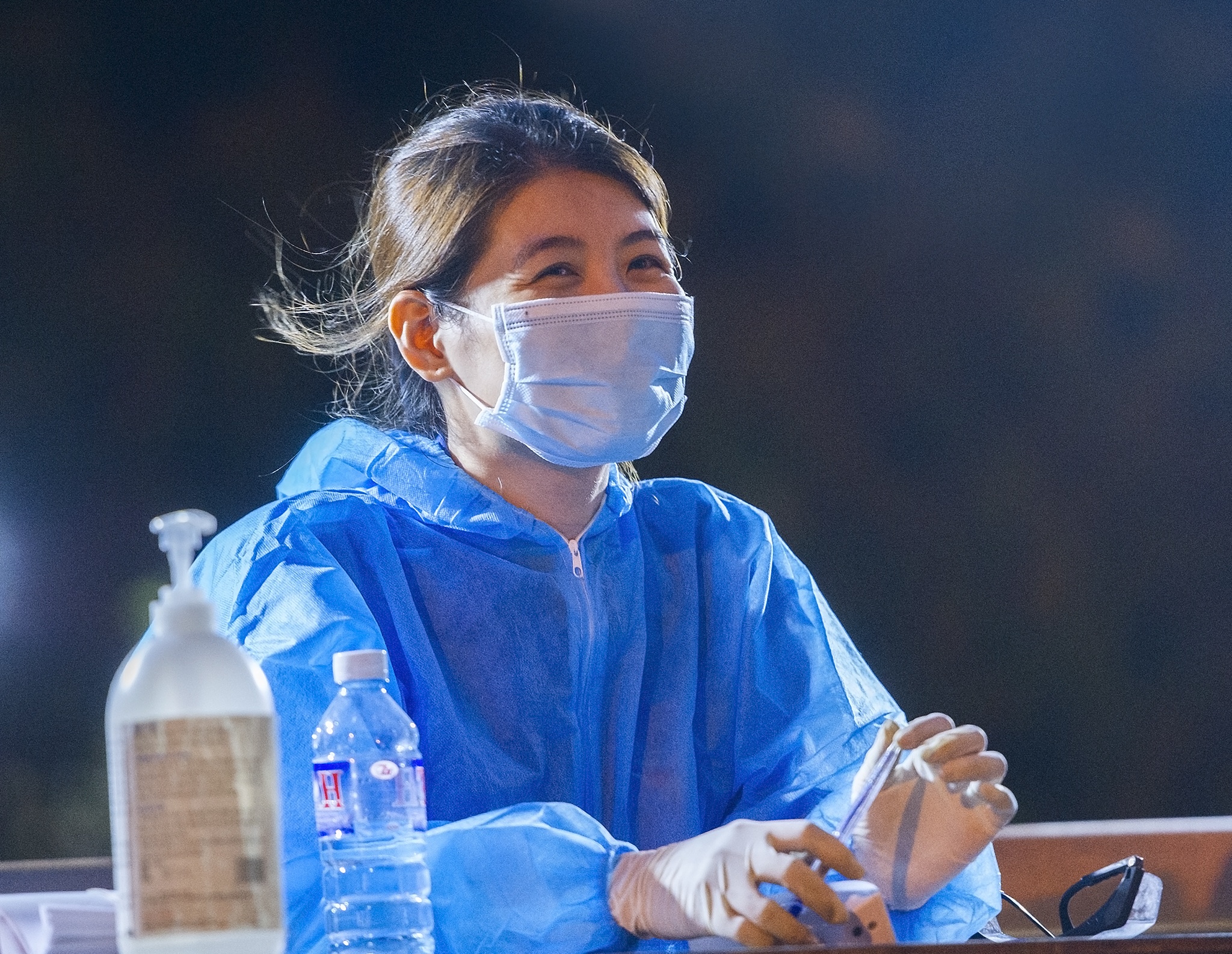 Trang dem canh chot phong toa Da Nang anh 7