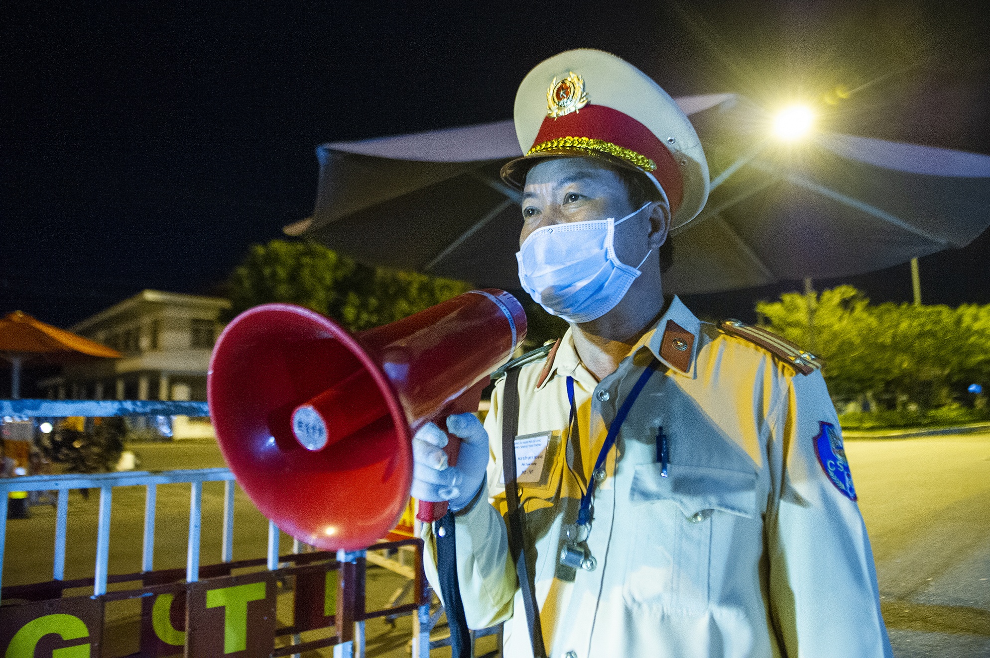 Trang dem canh chot phong toa Da Nang anh 12