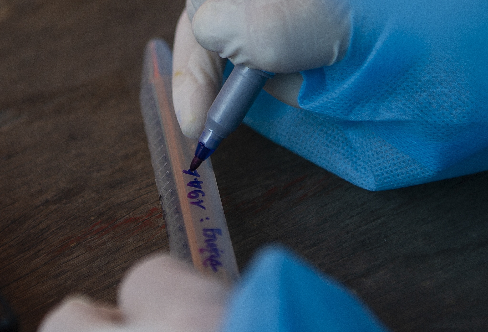 Xet nghiem Covid-19 trong cong dong anh 9