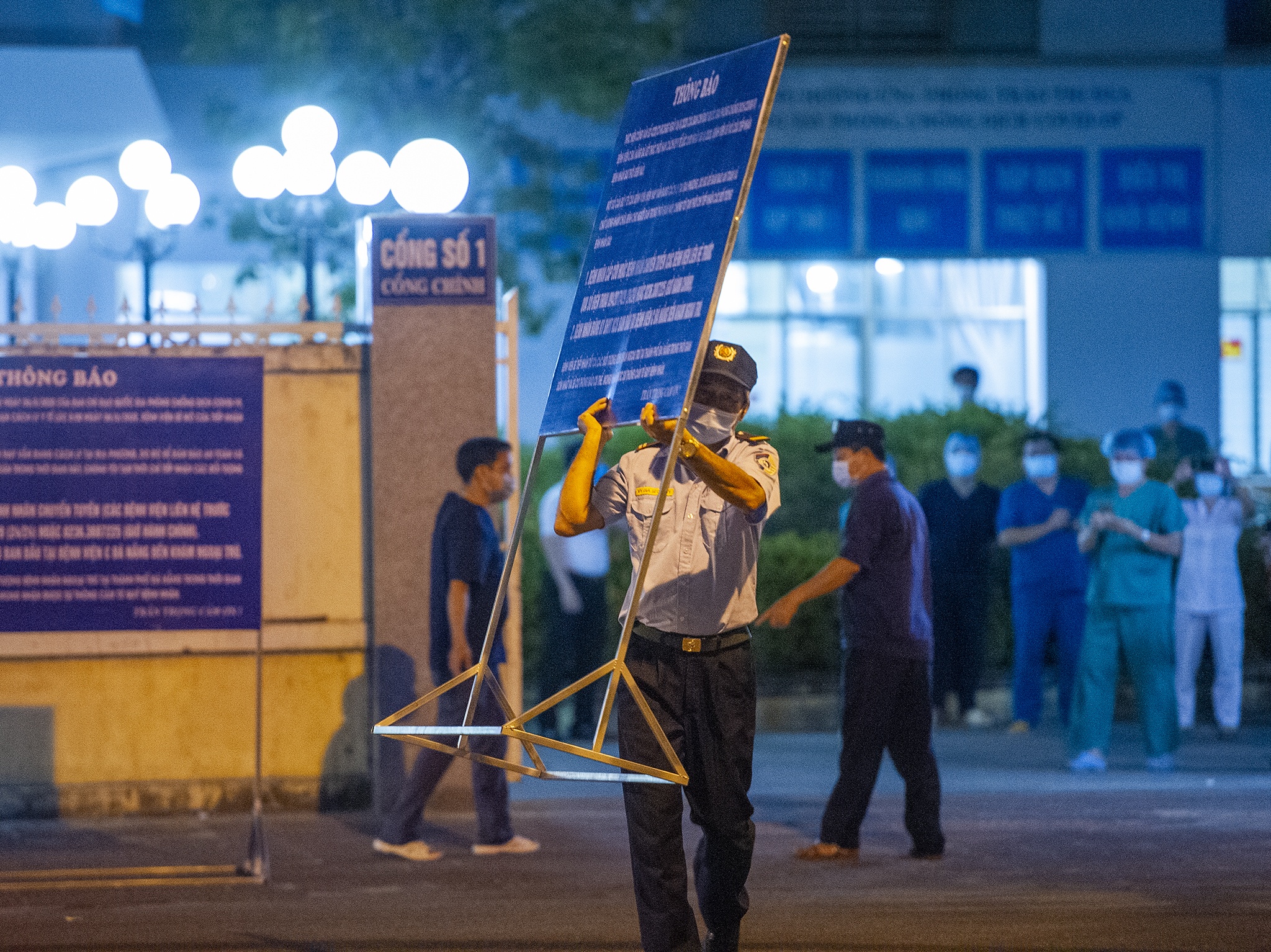 Do lenh phong toa Benh vien C Da Nang anh 3