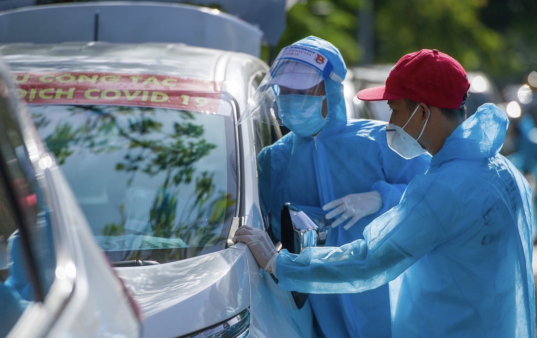 117 benh nhan Da Nang het cach ly ve que tren chuyen xe 0 dong hinh anh