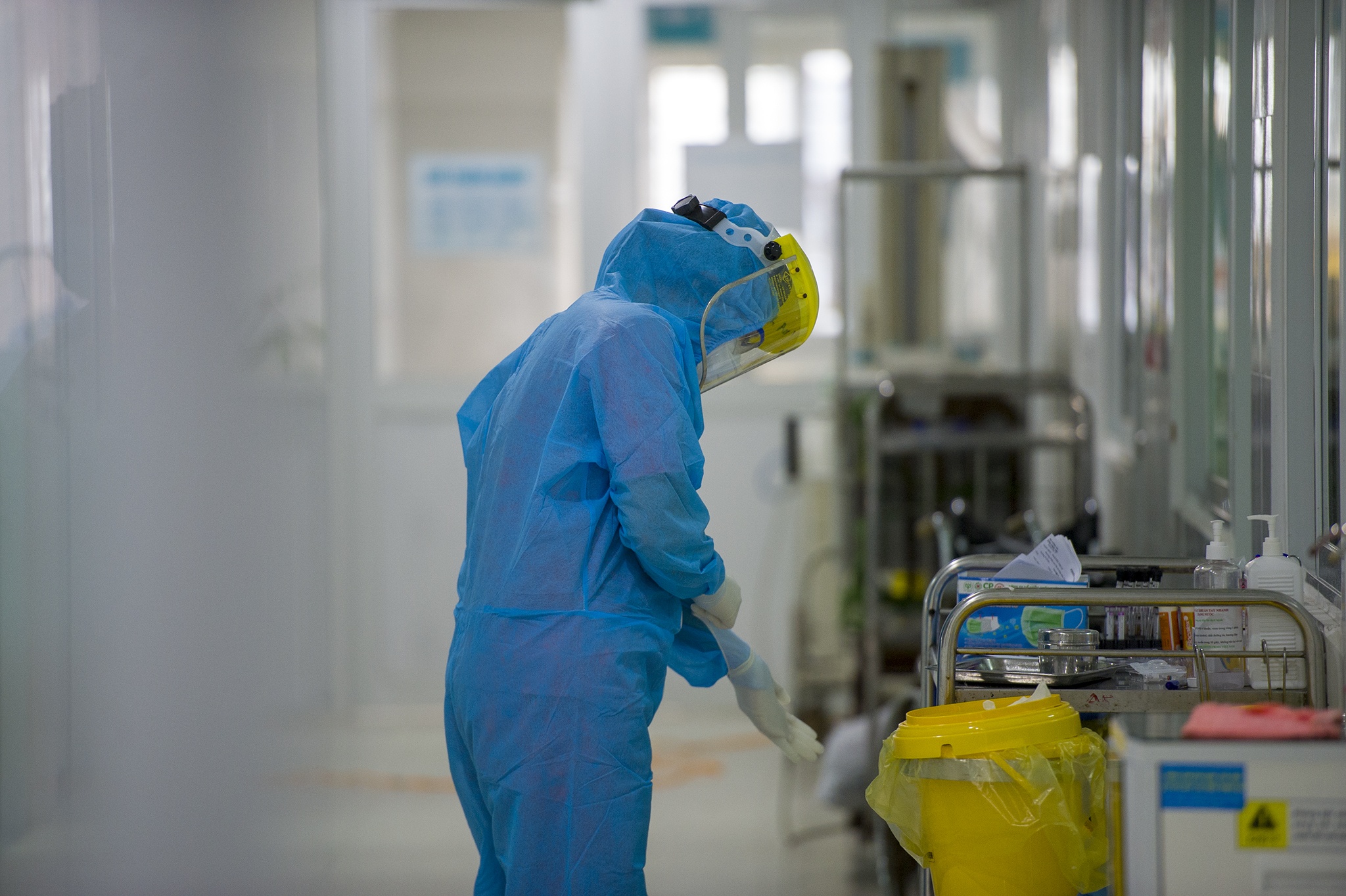 Bac si cong an dieu tri Covid-19 anh 23