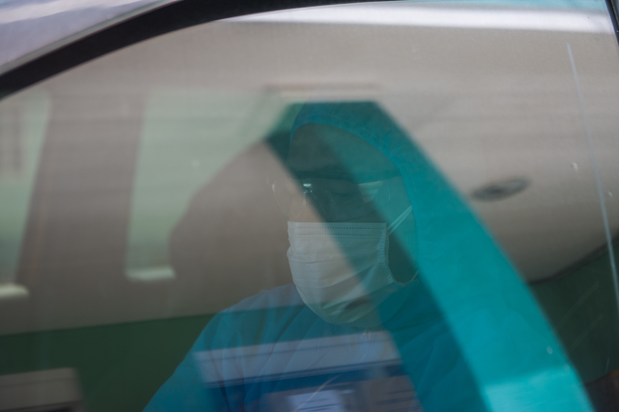 Bac si cong an dieu tri Covid-19 anh 11