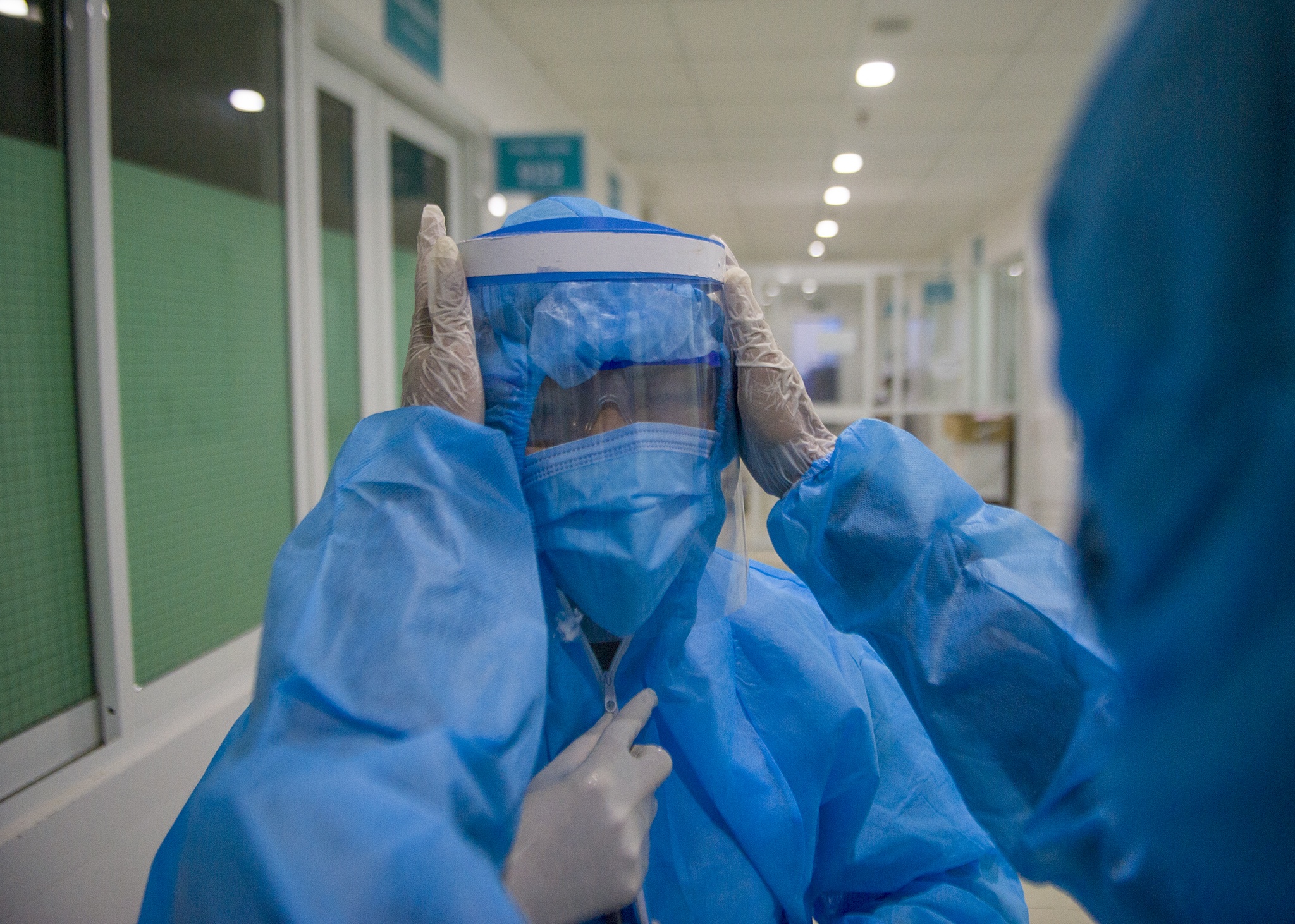 Chuyen gia nguoi Nigeria mac Covid-19 hinh anh