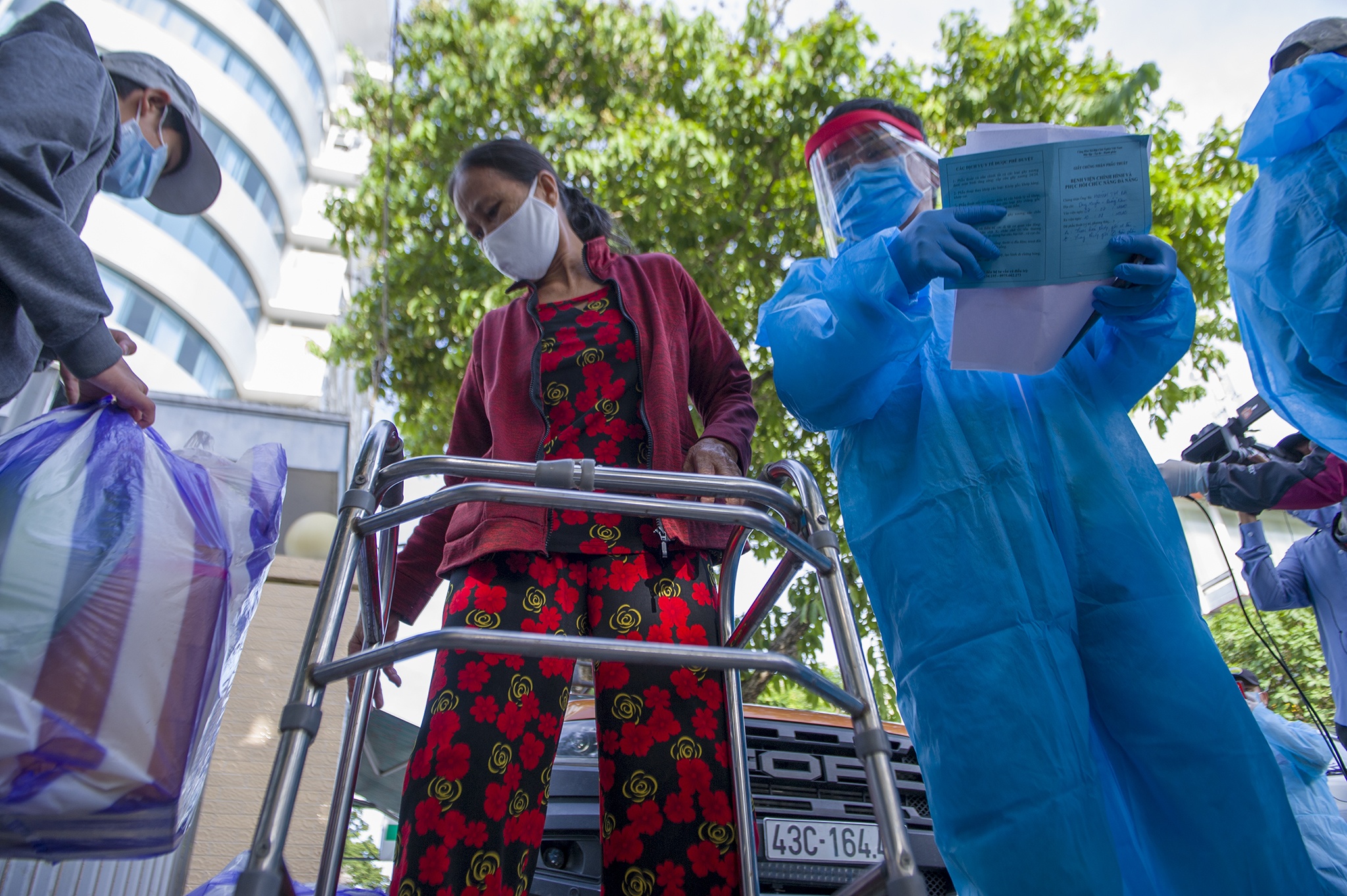 Chuyen xe 0 dong anh 6