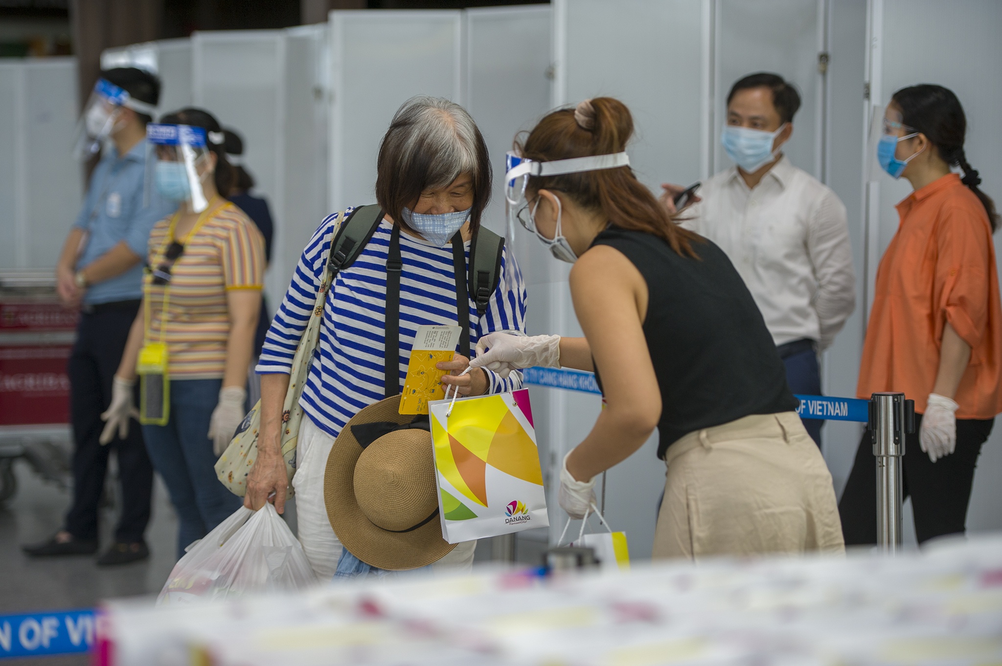 Giai cuu du khach o Da Nang anh 17