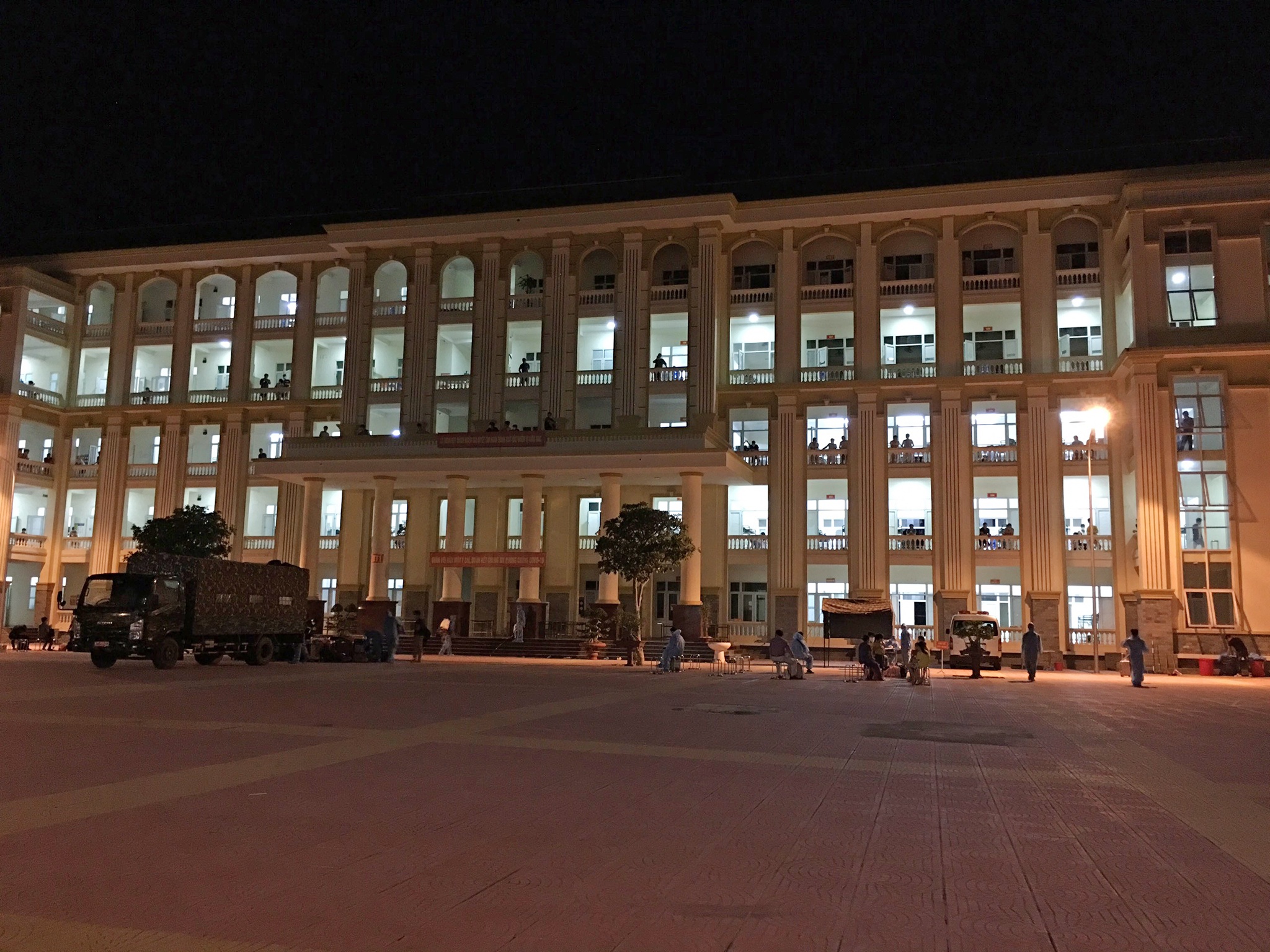 Du khach Ha Noi roi TP Da Nang anh 18