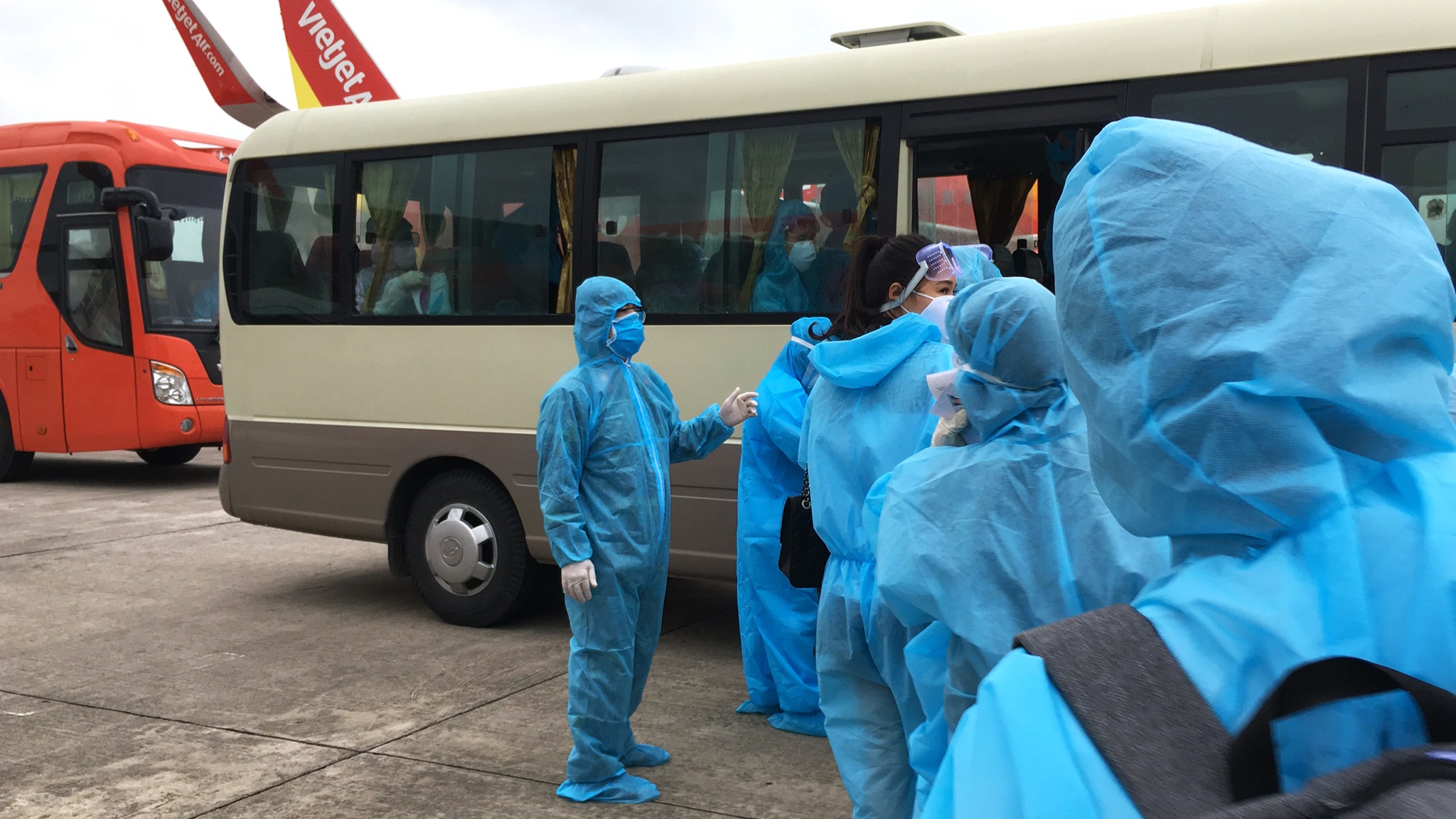 Du khach Ha Noi roi TP Da Nang anh 17