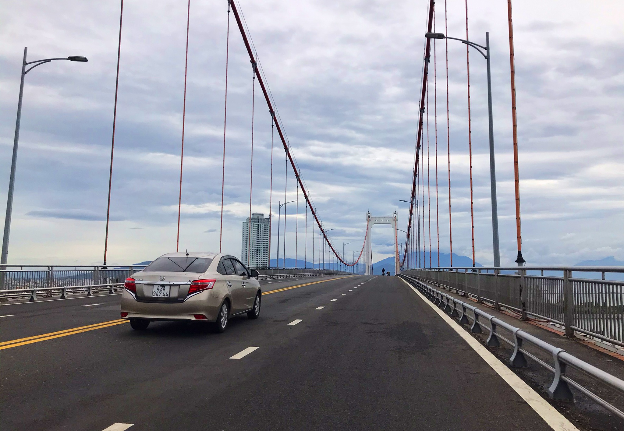 Du khach Ha Noi roi TP Da Nang anh 8