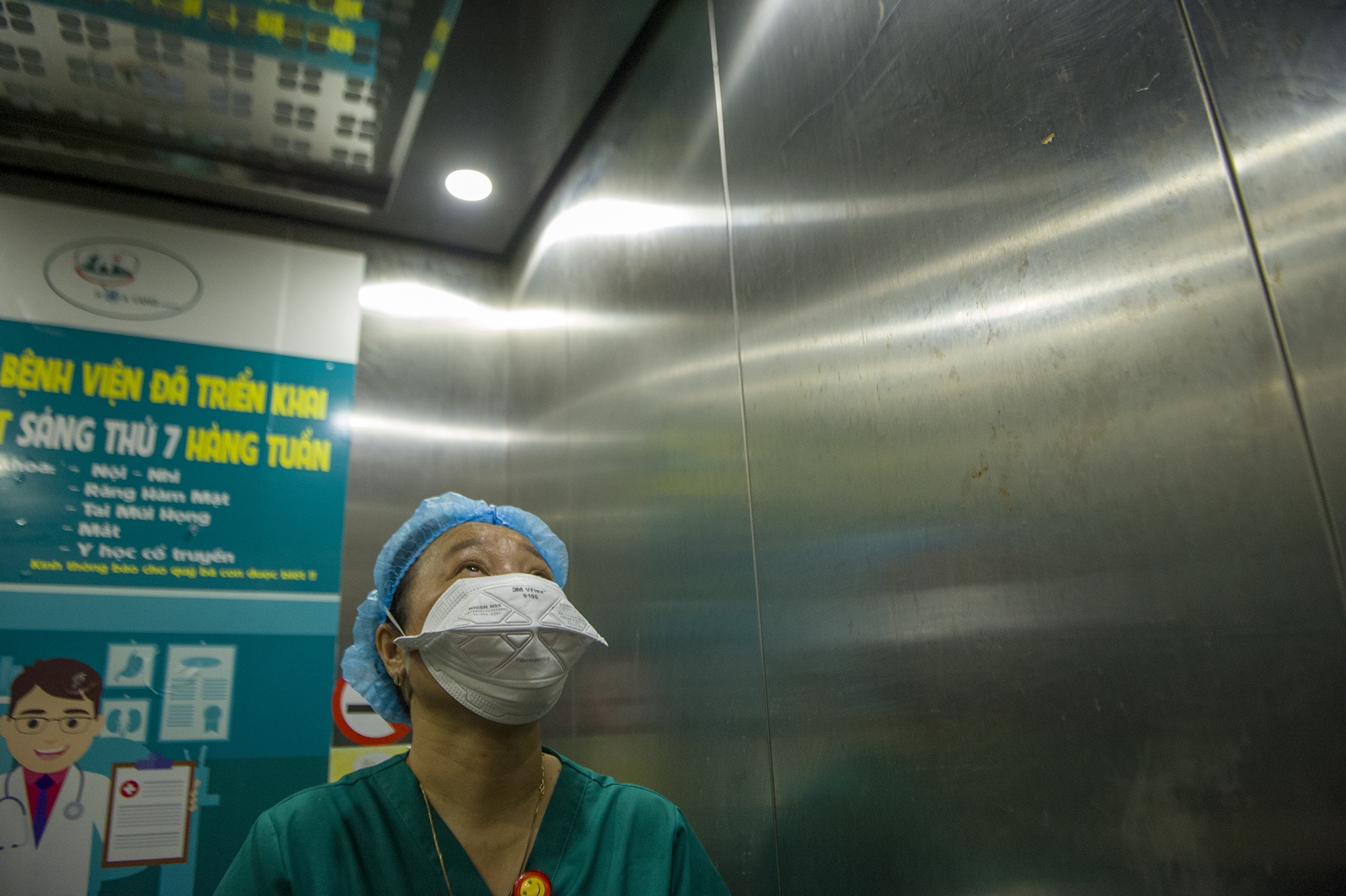 Nữ điều dưỡng chăm sóc bệnh nhân Covid-19 ảnh 3 Nu dieu duong cham soc benh nhan Covid-19 anh 3