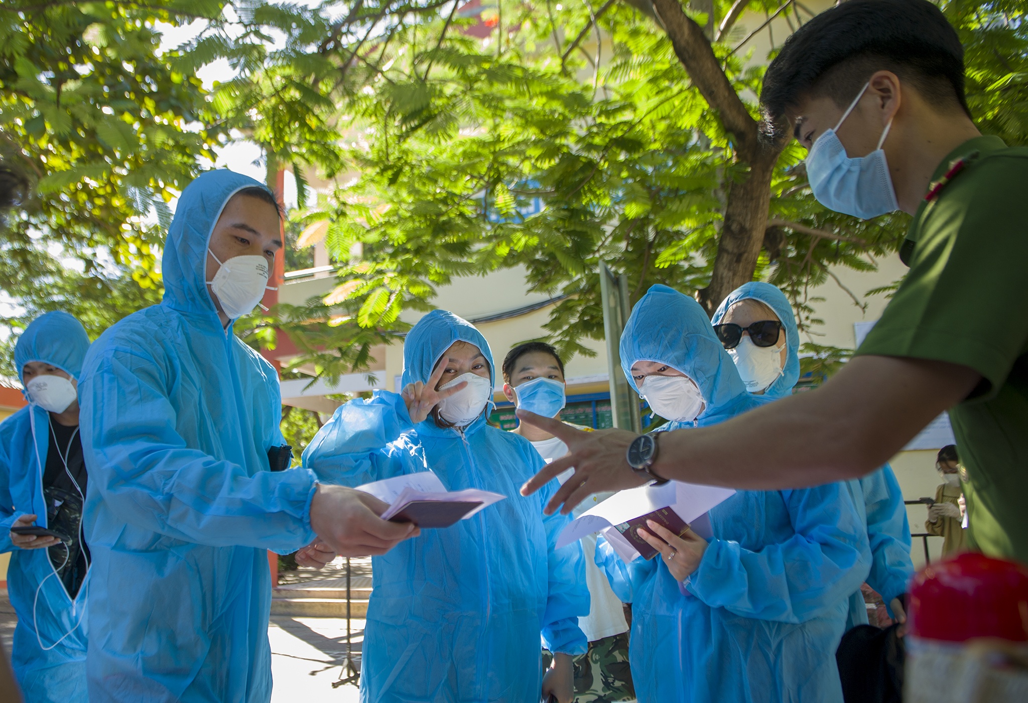 Nghin nguoi nuoc ngoai xet nghiem Covid-19 anh 5