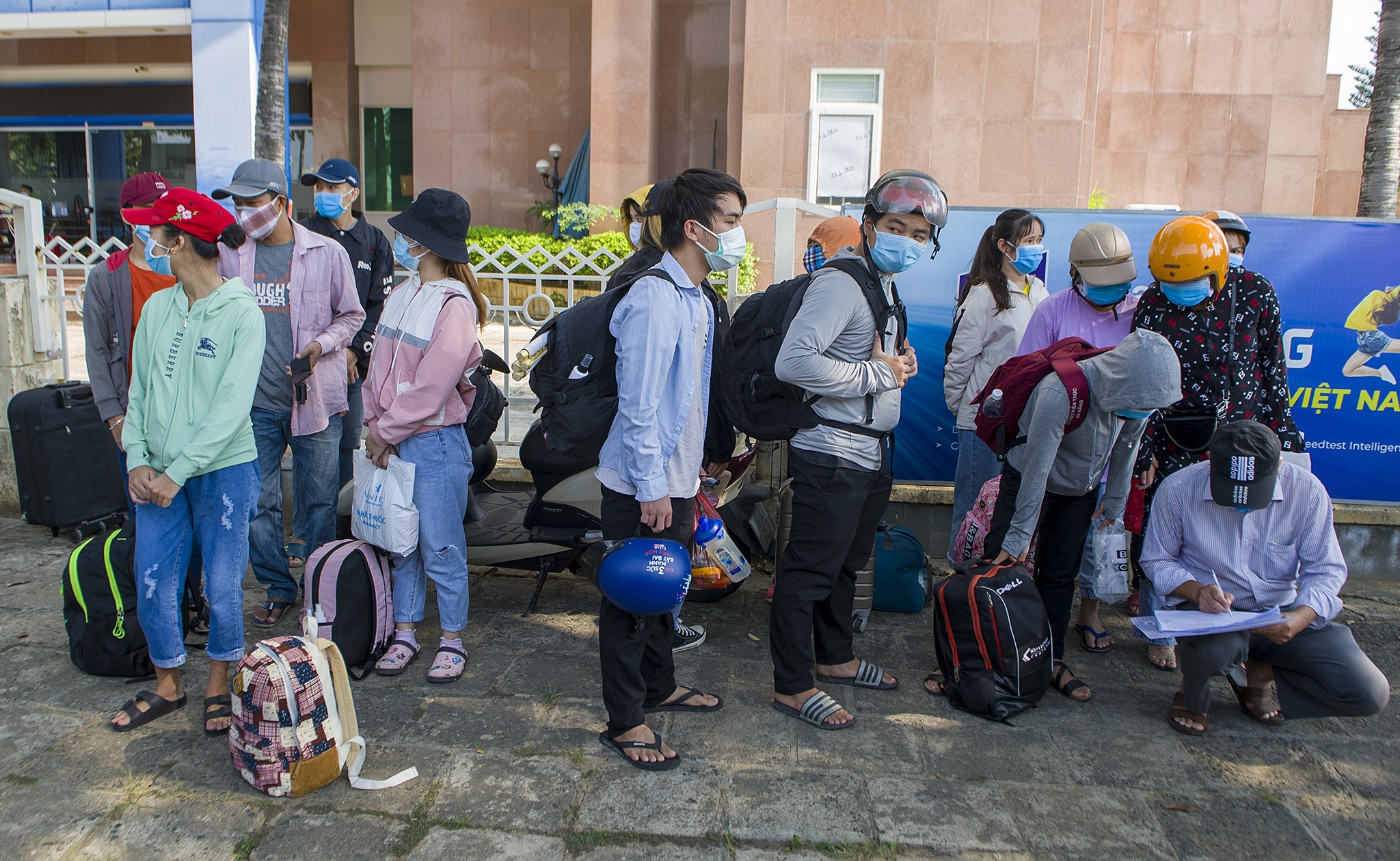 Hoc sinh Quang Nam roi tam dich Da Nang anh 1