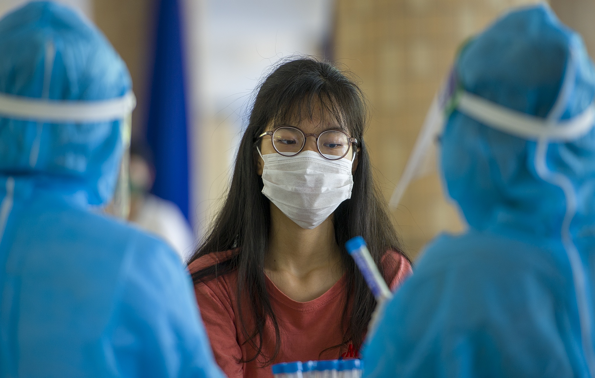 Hoc sinh Da Nang xet nghiem Covid-19 anh 8