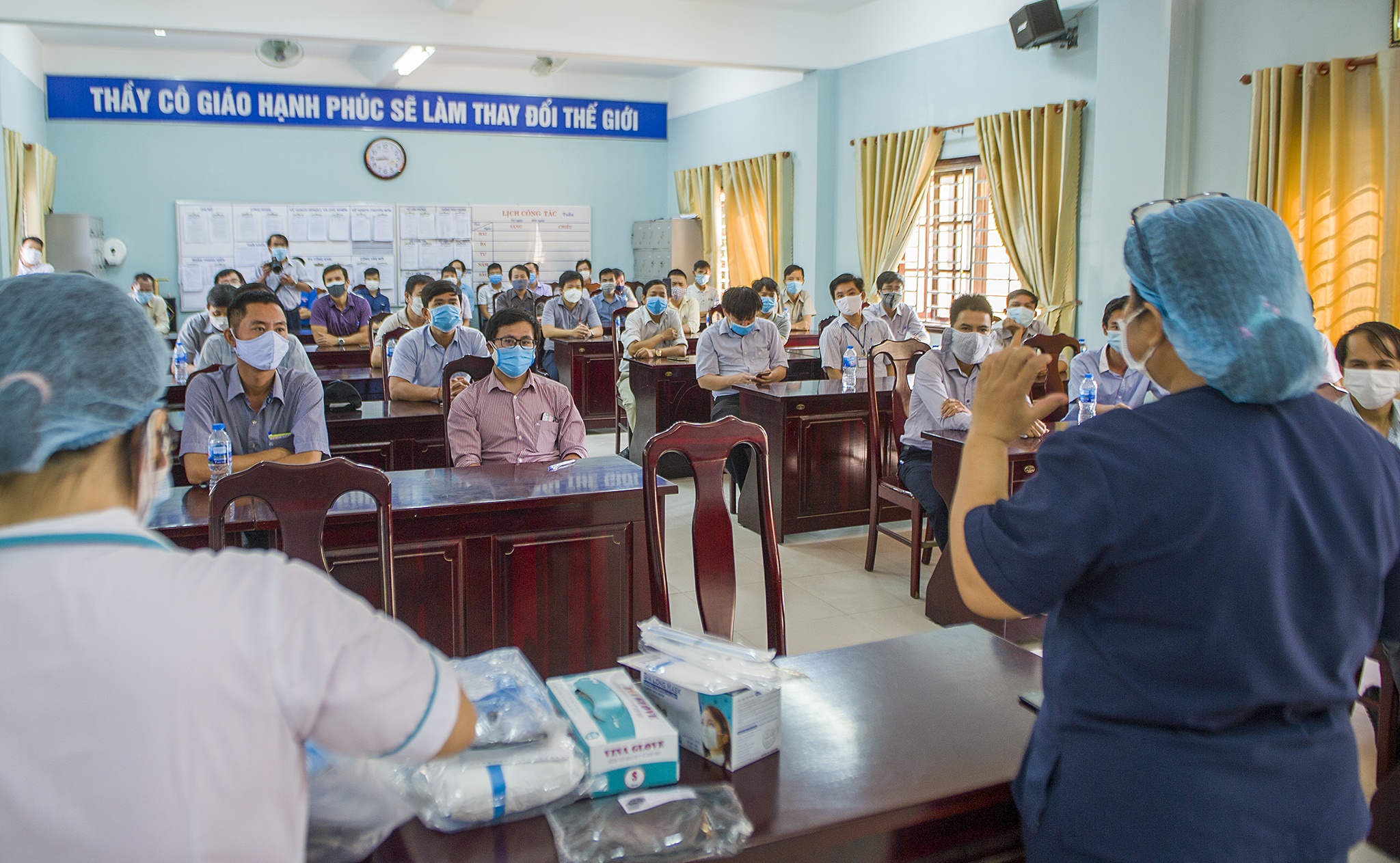 Thi tot nghiep THPT anh 4