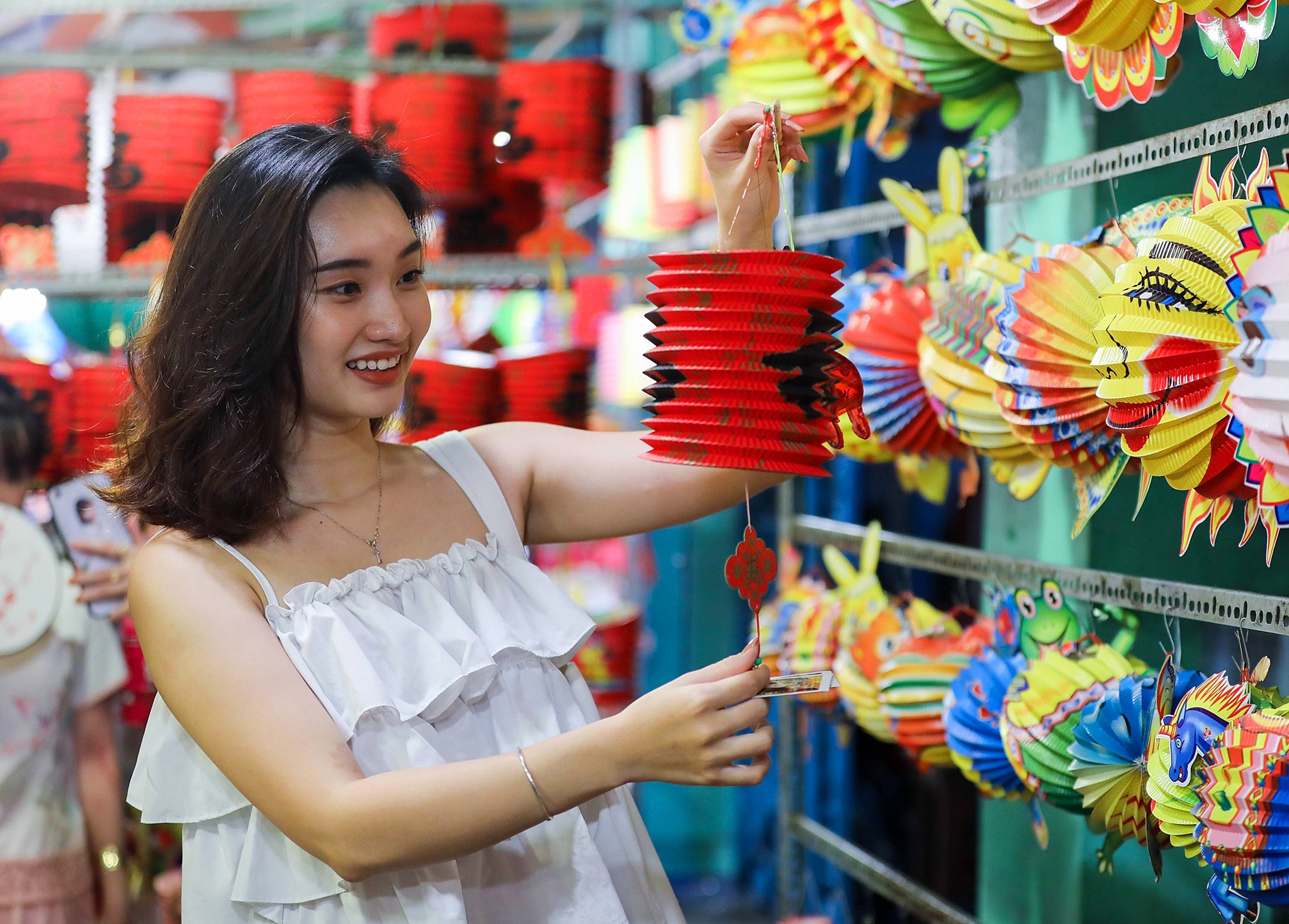 Don Trung Thu som o pho long den lon nhat TP.HCM hinh anh