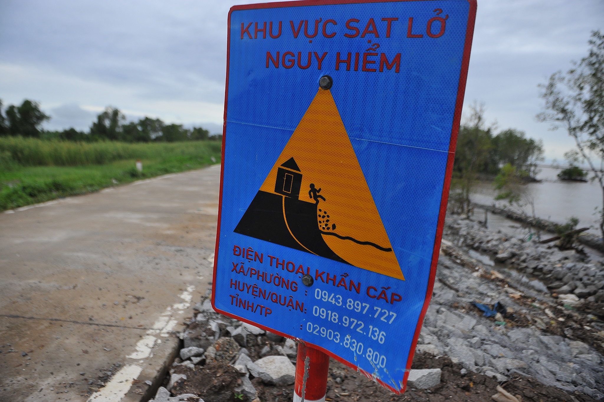 Sat lo nghiem trong de bien Tay anh 5