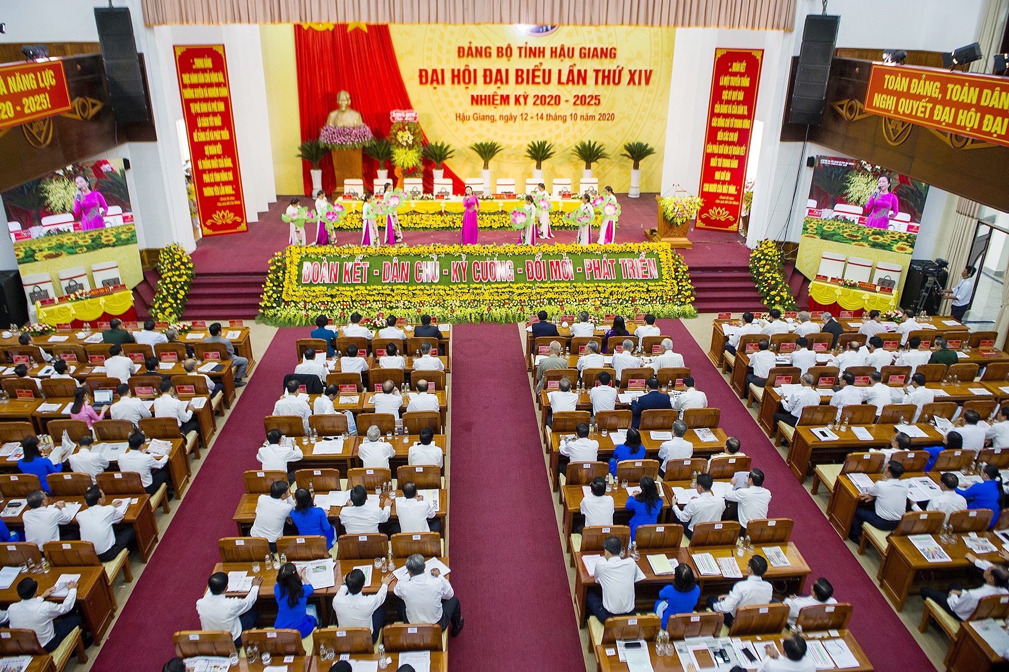 Khai mac Dai hoi dang bo Hau Giang anh 10