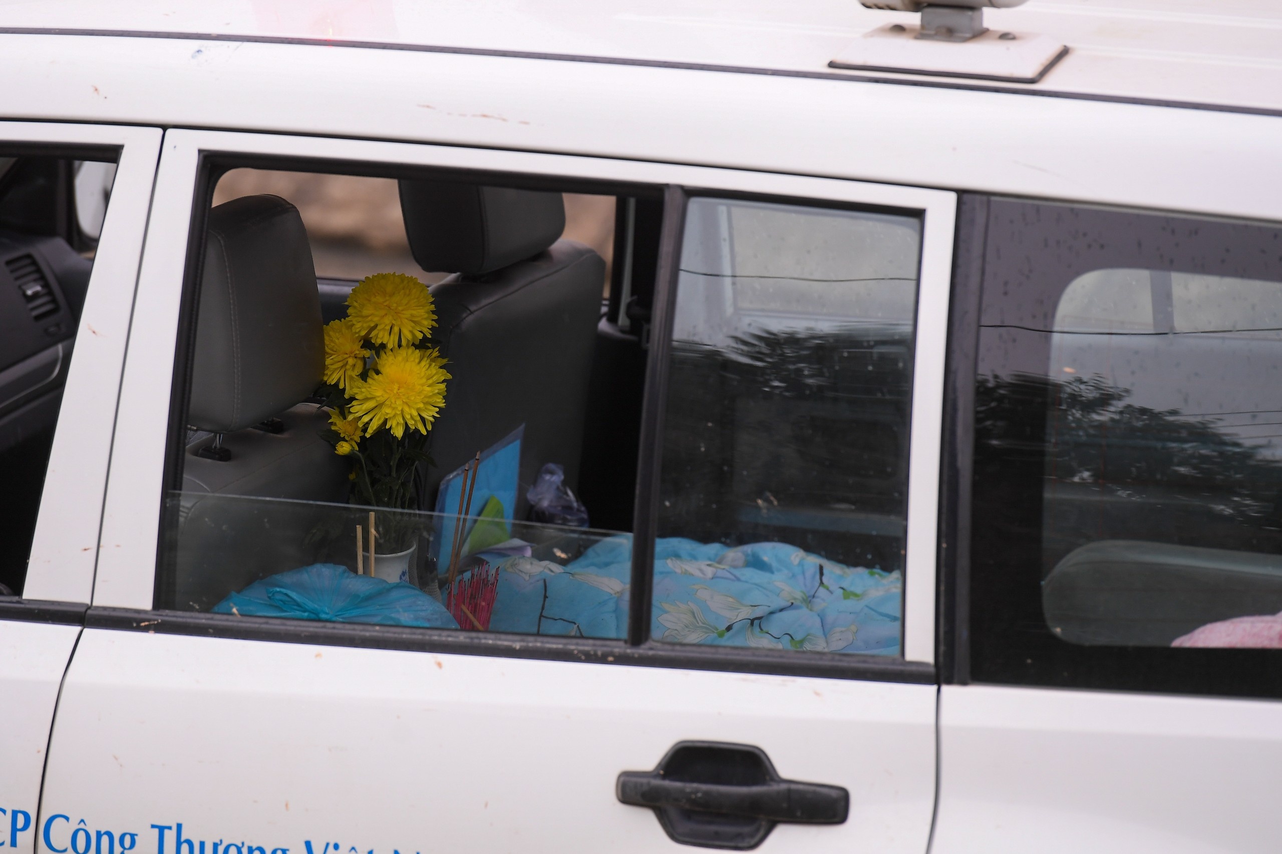 Dua thi the nan nhan vu sat lo ve TP Dong Ha anh 2