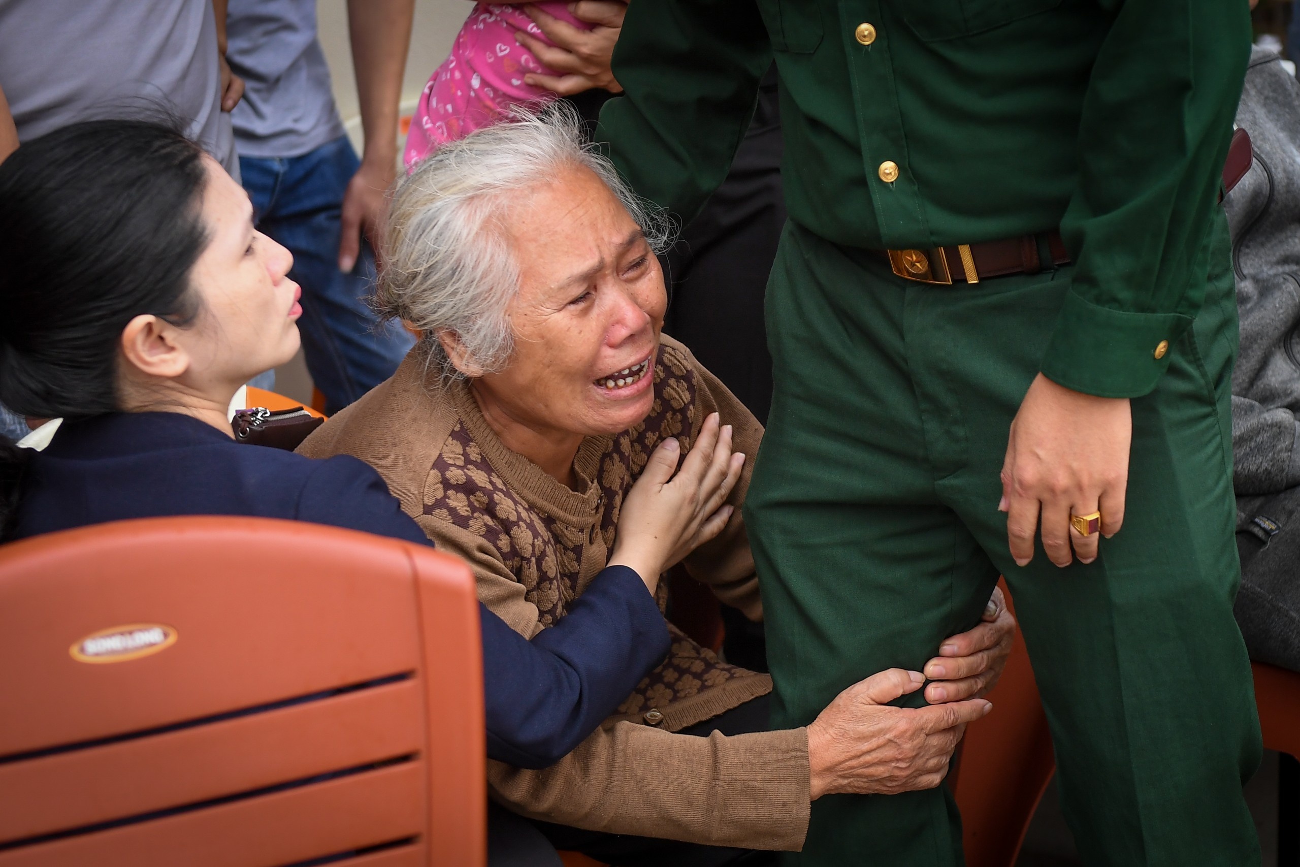 Dua thi the nan nhan vu sat lo ve TP Dong Ha anh 6