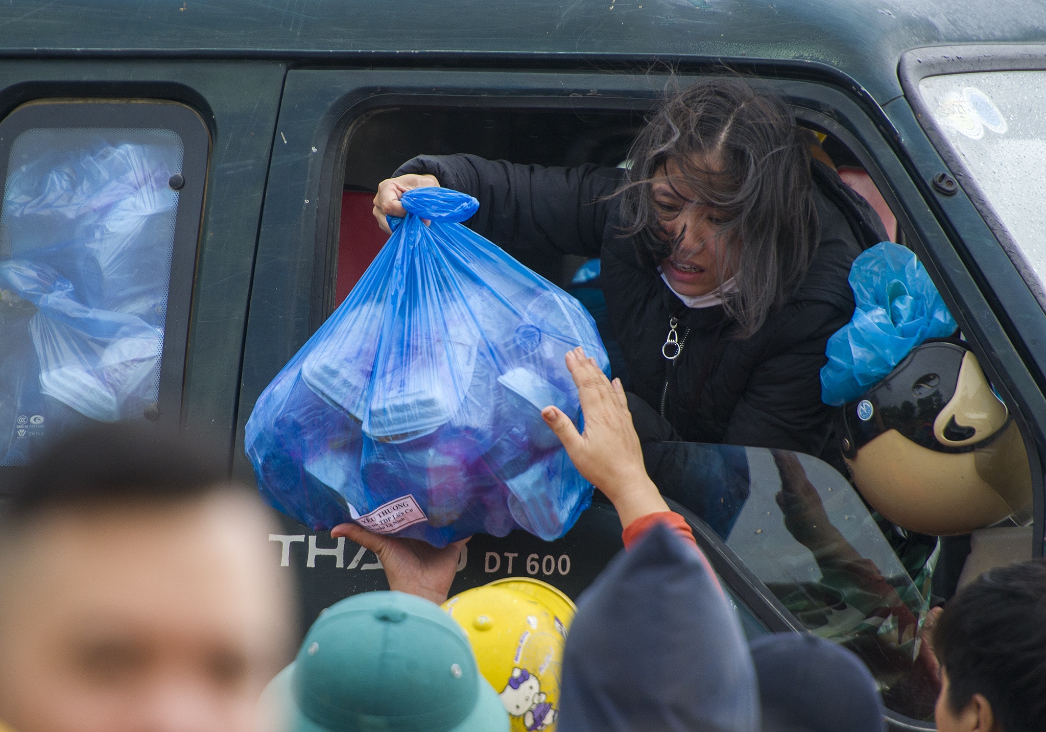 Cuu tro luong thuc tai ton lu Le Thuy anh 6