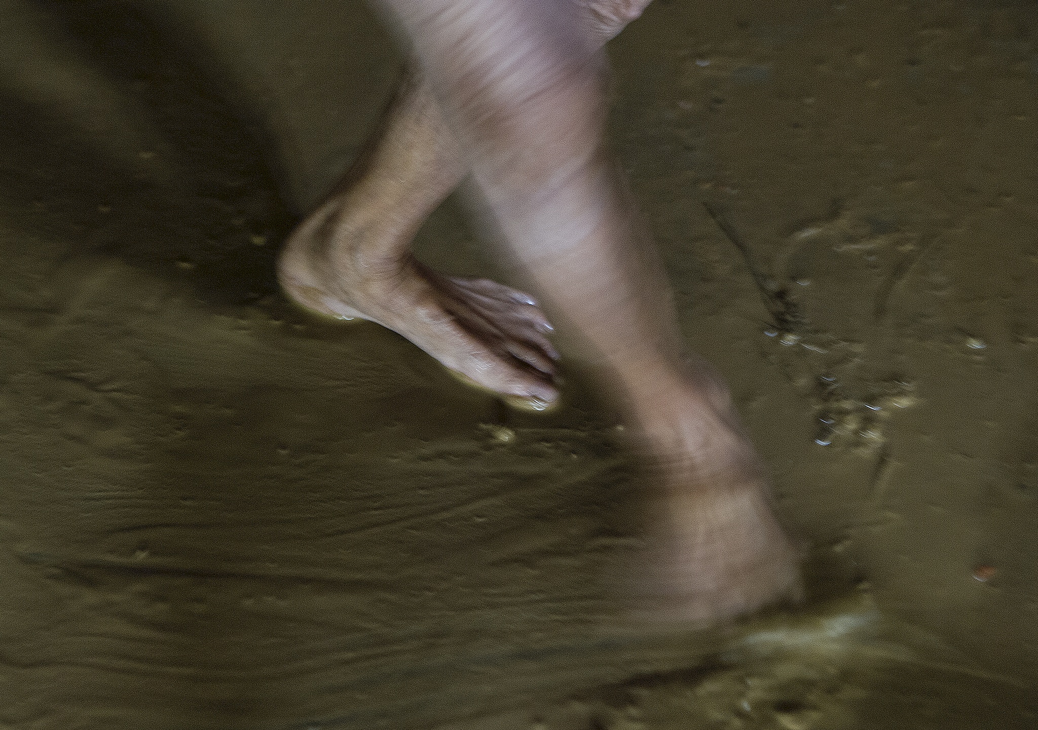 Đôi vợ chồng già thoát chết sau lũ ảnh 14 Doi vo chong gia thoat chet sau lu anh 14