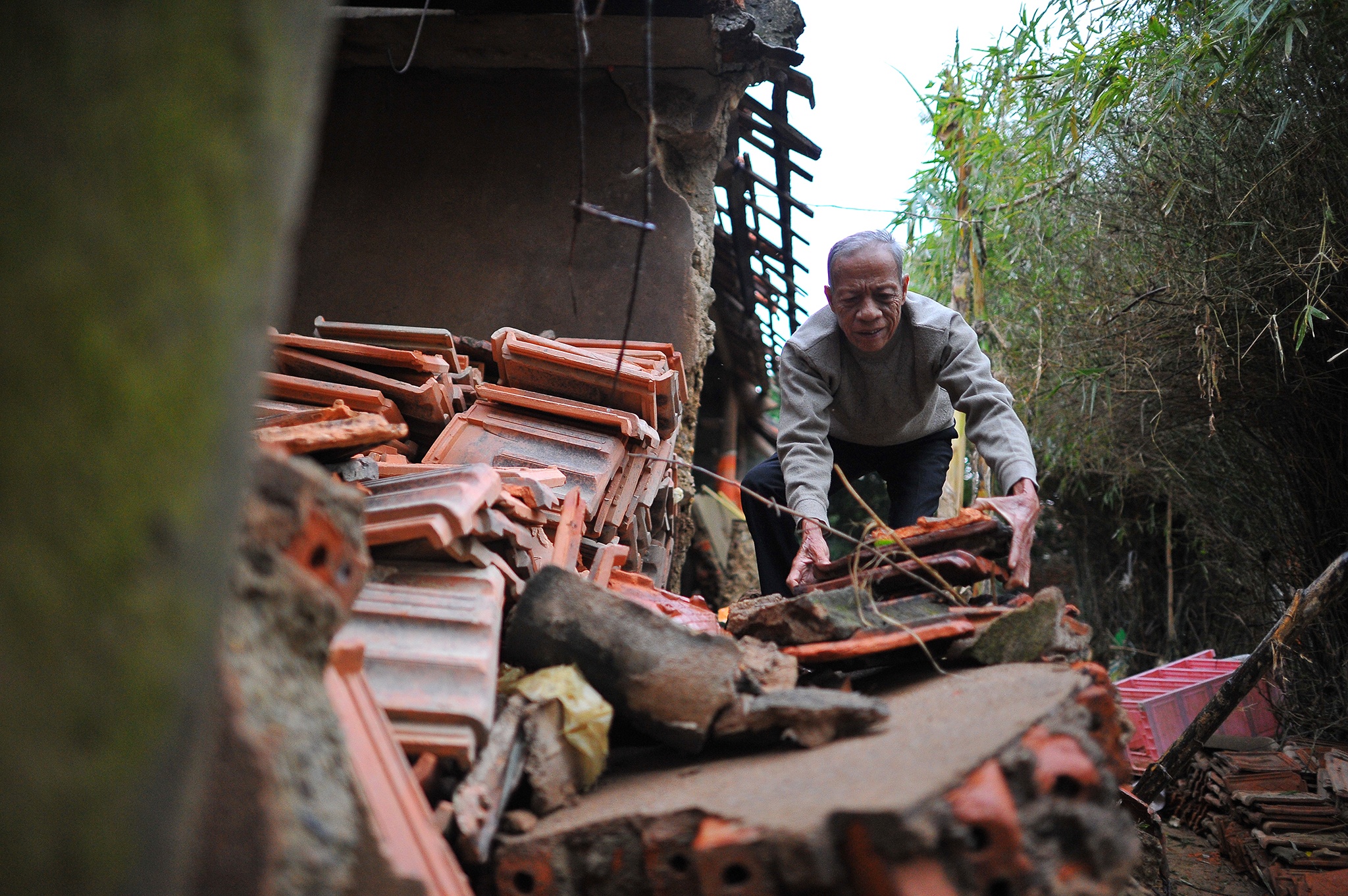Lu gay sap nha o Quang Binh anh 5