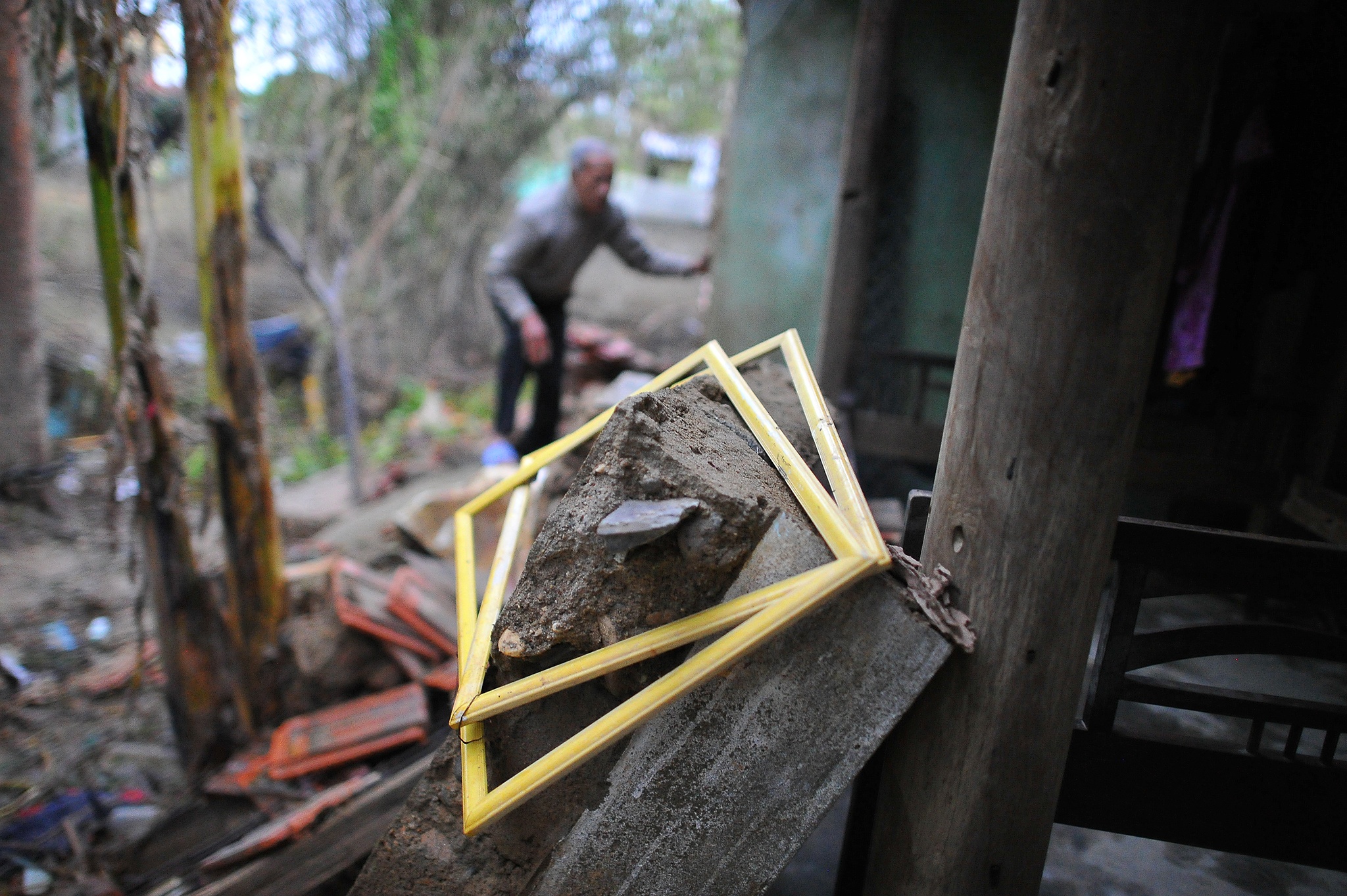 Lu gay sap nha o Quang Binh anh 4