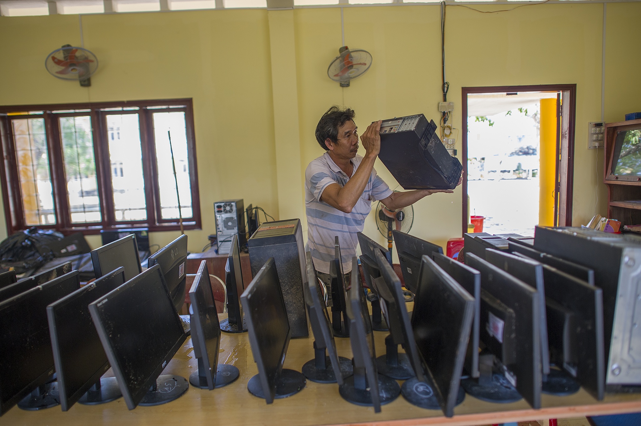 Quang Ngai tan hoang sau bao so 9 anh 6