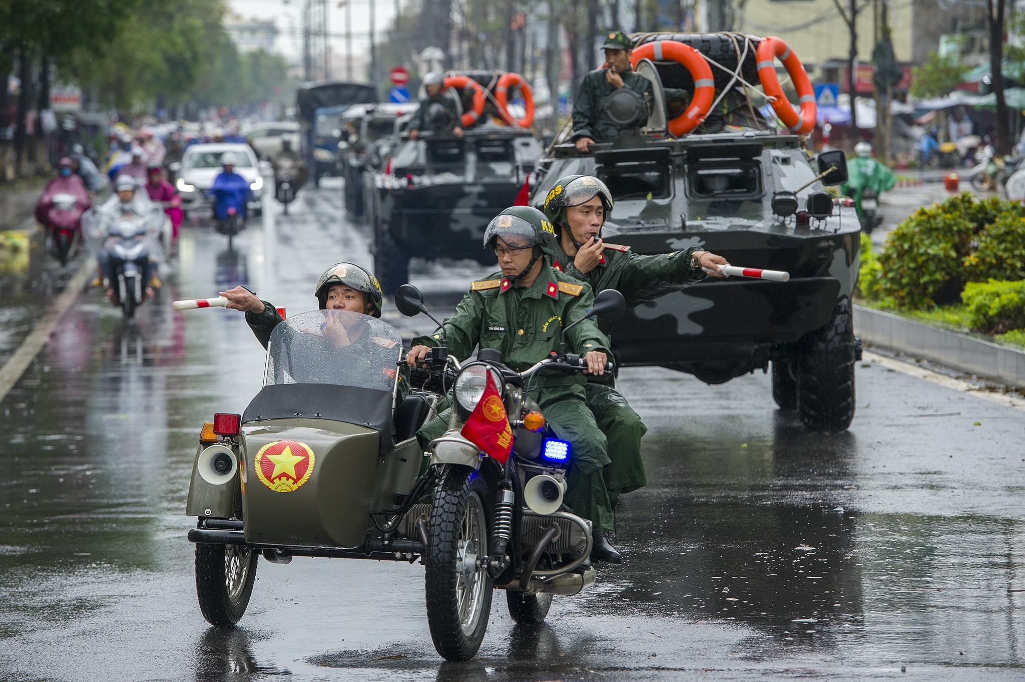 Quảng Ngãi tan hoang sau bão số 9 ảnh 34 Quang Ngai tan hoang sau bao so 9 anh 34