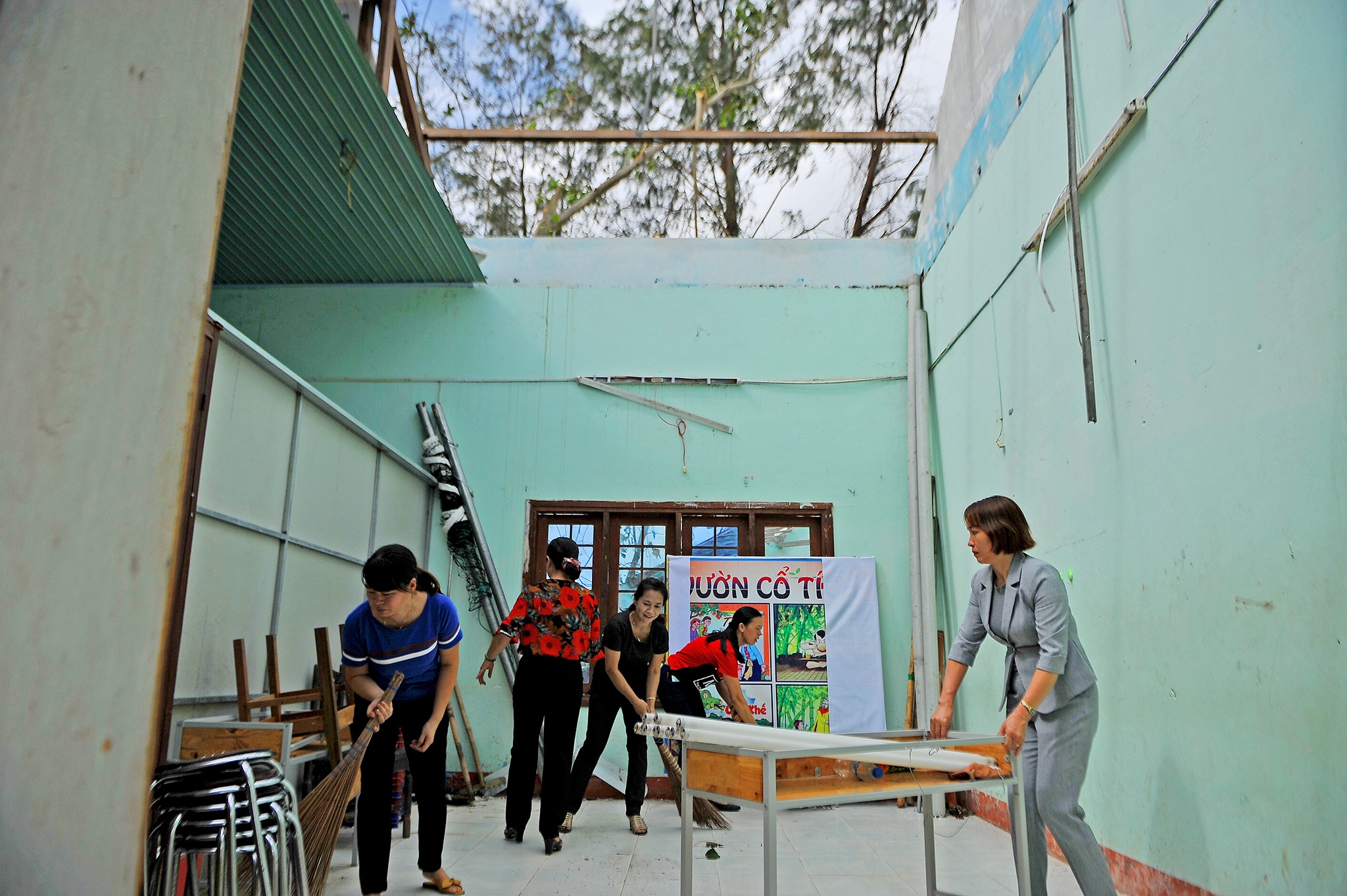 Truong hoc chuan bi don hoc sinh sau bao anh 4