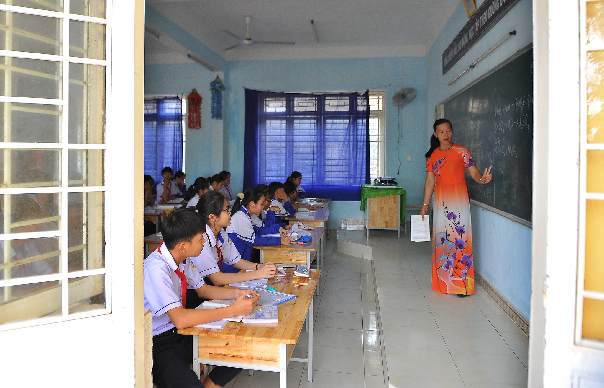 Truong hoc chuan bi don hoc sinh sau bao anh 7