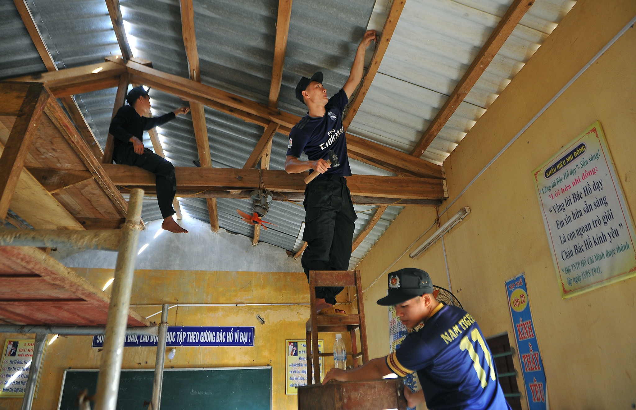 Truong hoc chuan bi don hoc sinh sau bao anh 10