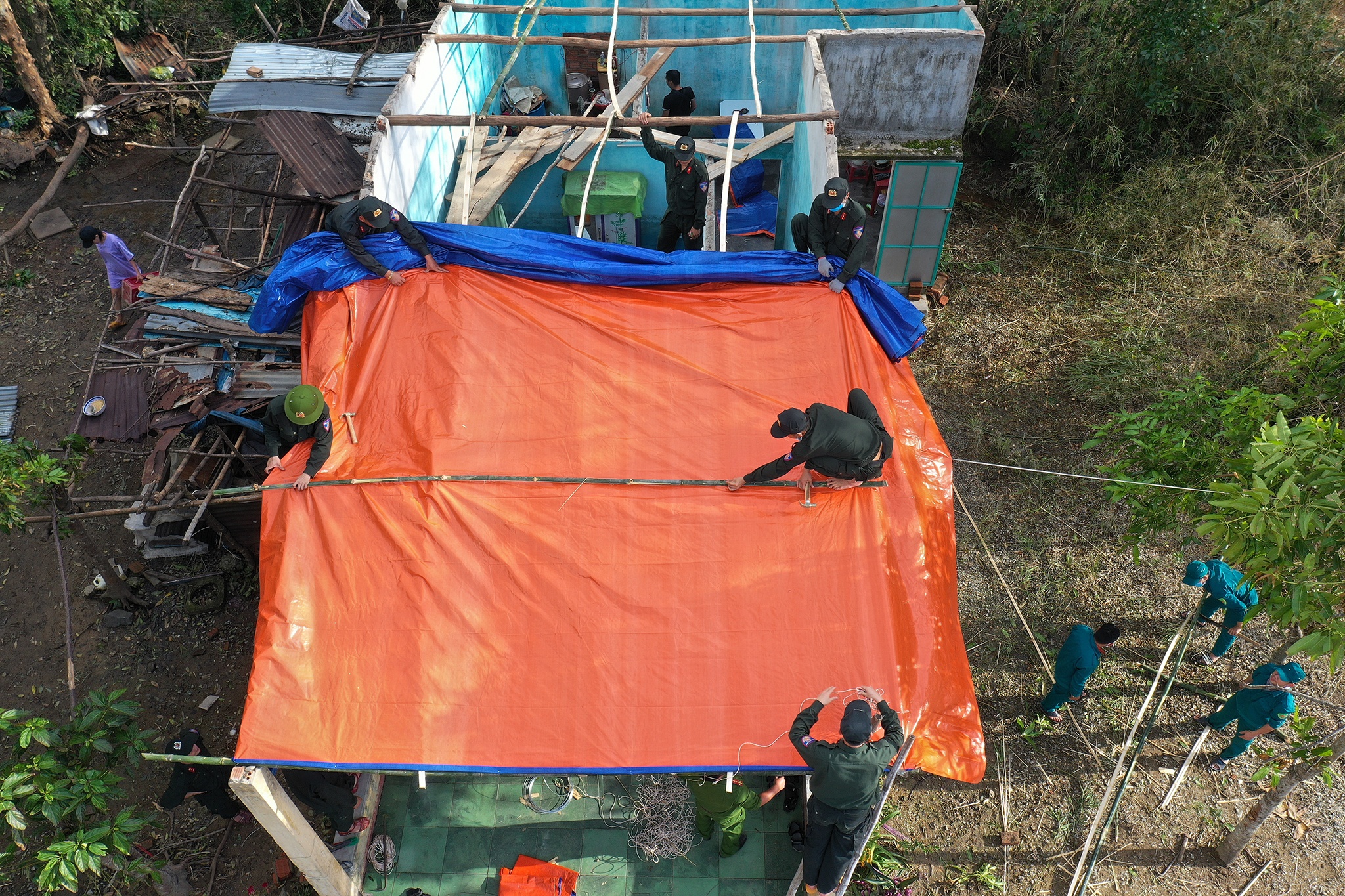 Nguoi dan Quang Ngai mat nha sau bao anh 8