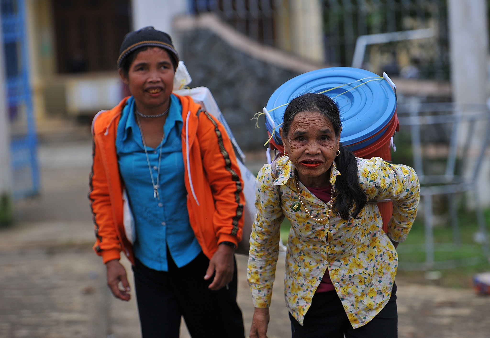 Di doi dan tranh bao so 10 anh 8