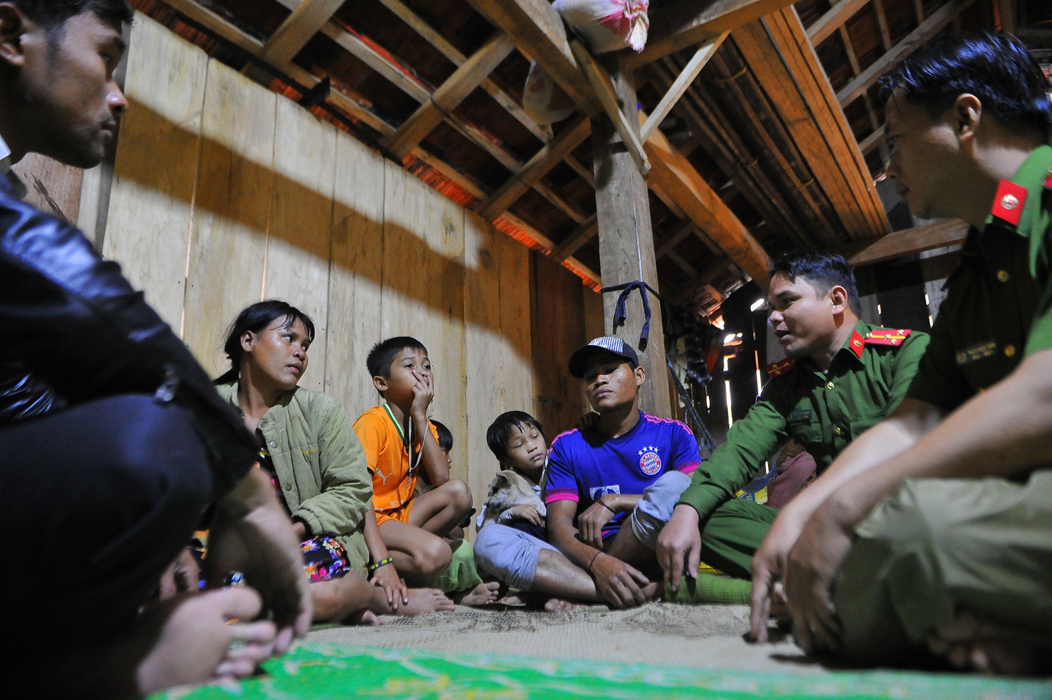 Di doi dan tranh bao so 10 anh 6