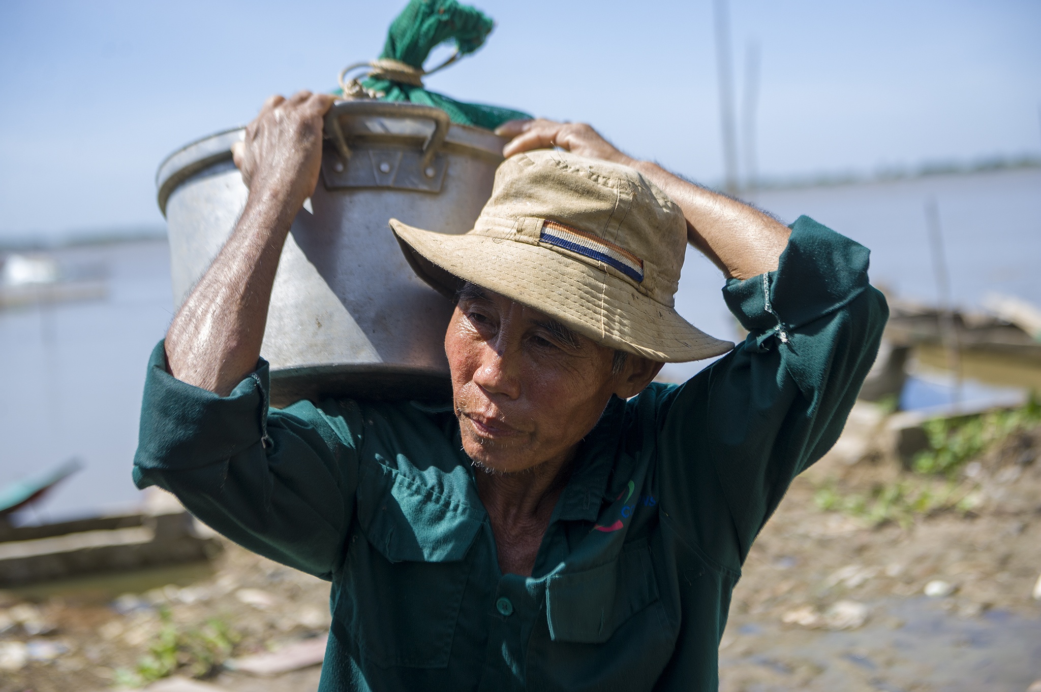 Muu sinh mua lu can mien Tay anh 15