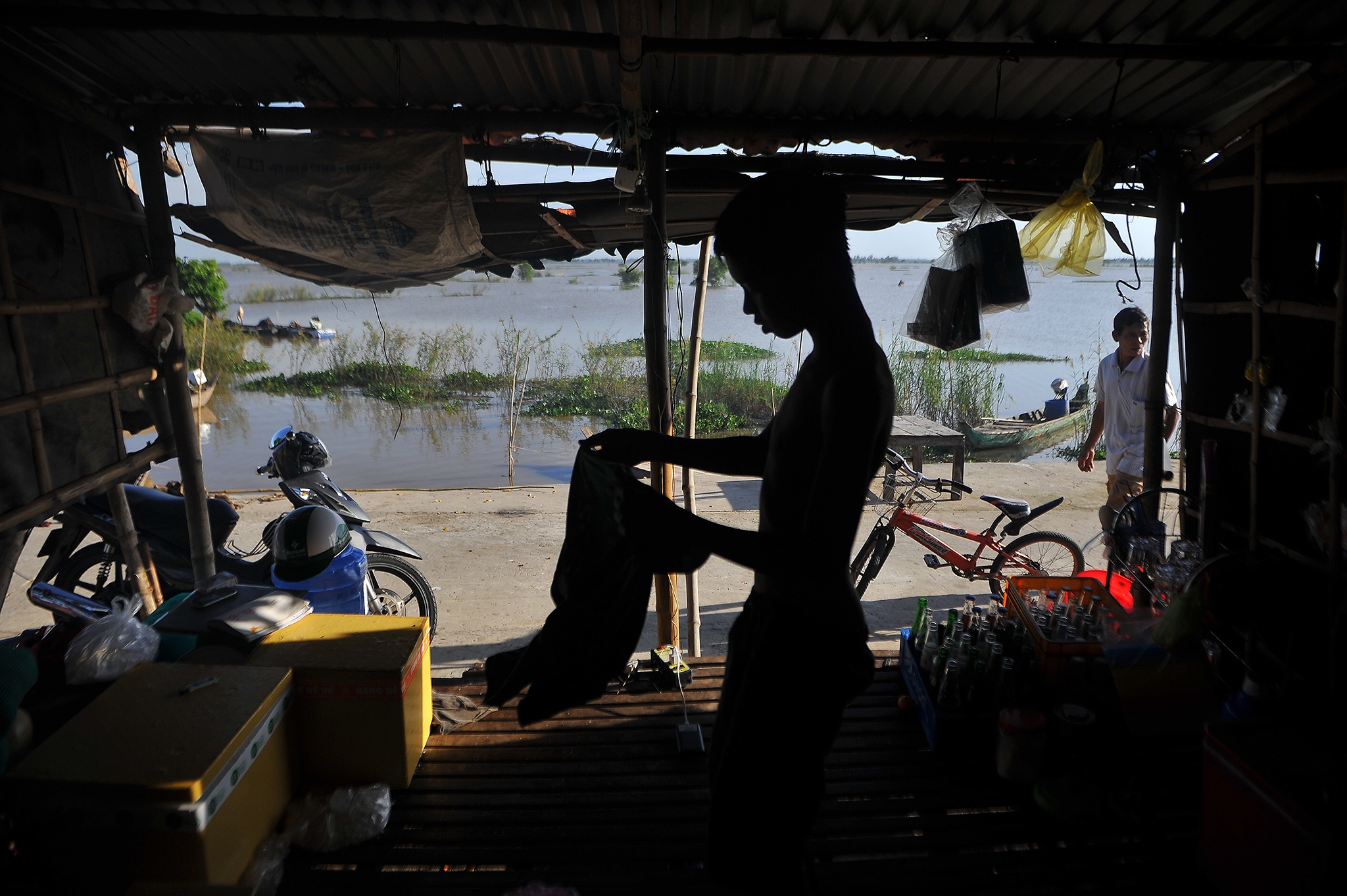 Muu sinh mua lu can mien Tay anh 30