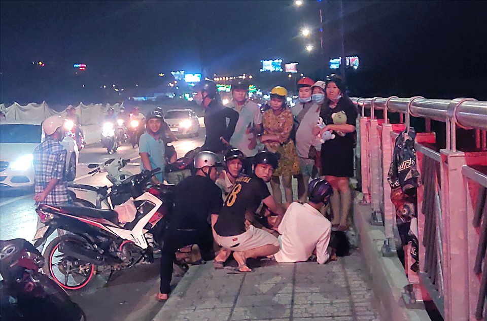 Biet doi bao tri,  cuu ho cau Can Tho anh 7